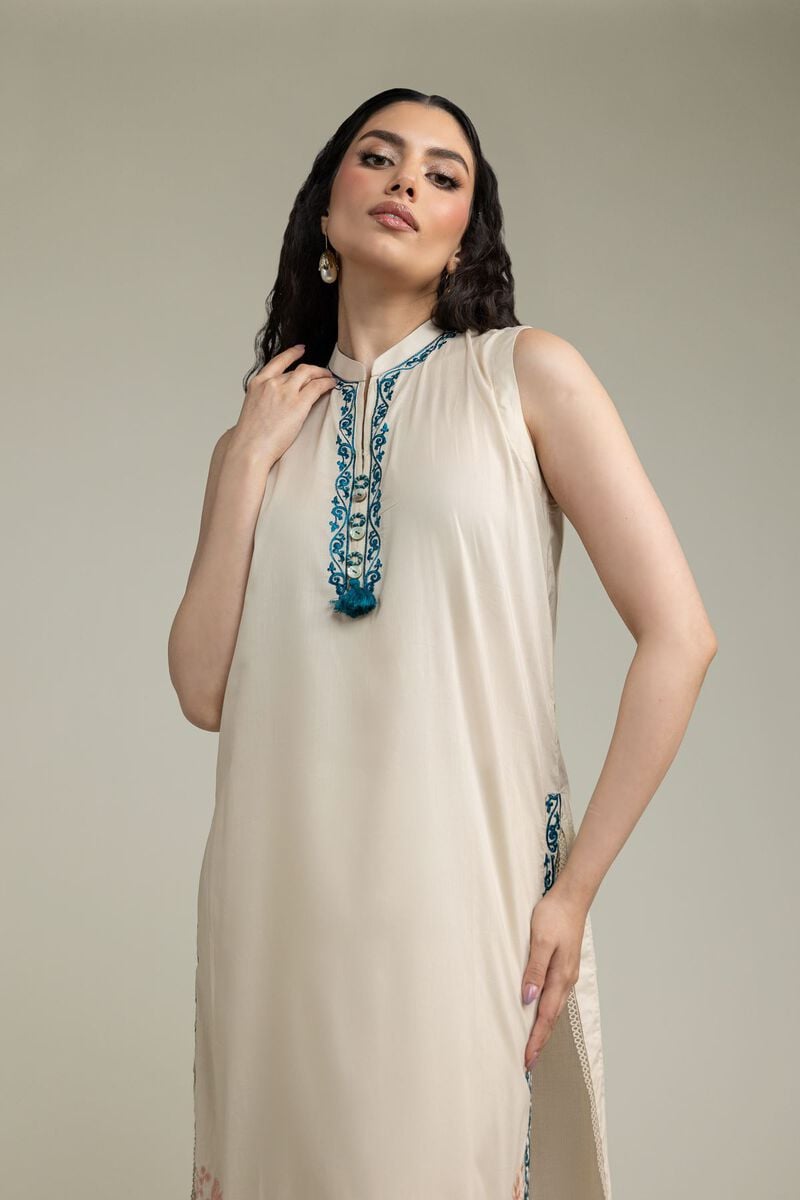 Floral Sleeveless Kurta