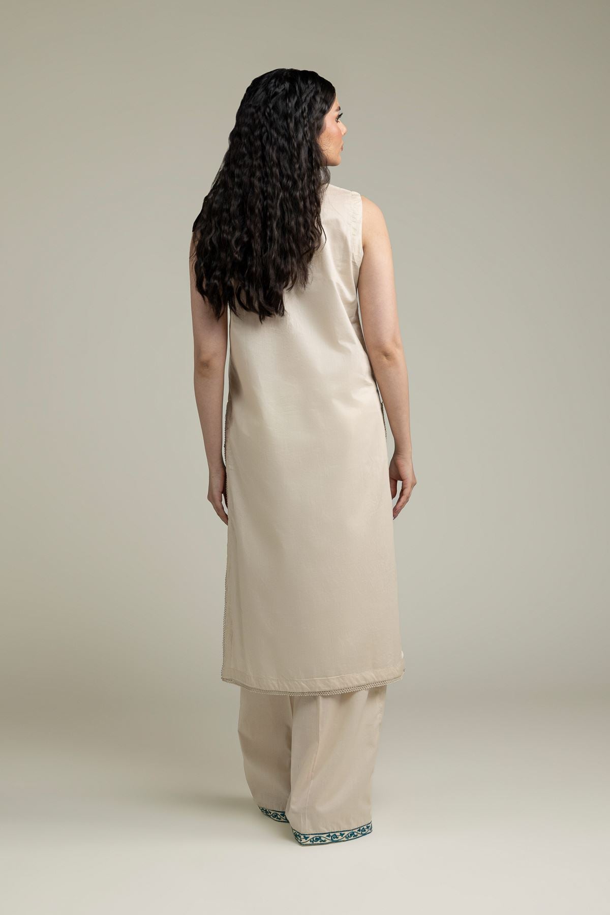 Floral Sleeveless Kurta