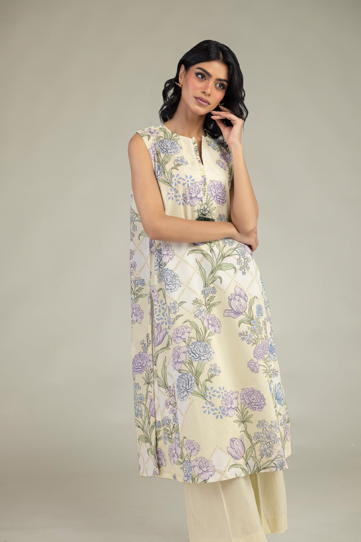 Floral Sleeveless Kurta