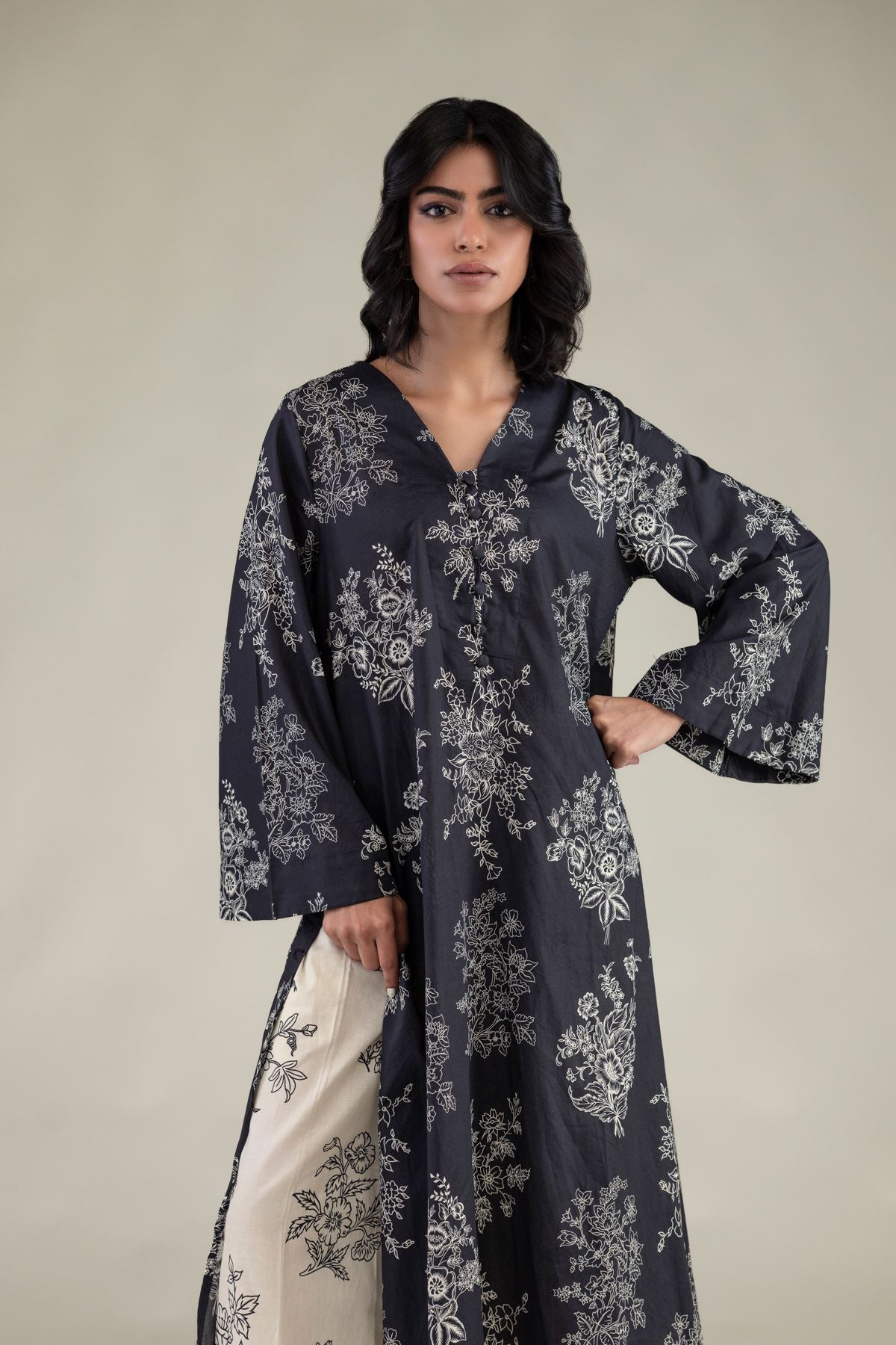 Floral V-Neck Kurta