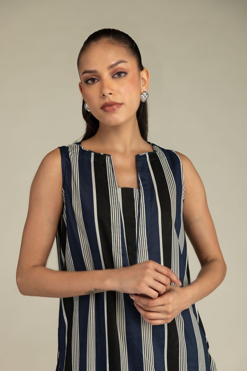 Sleeveless Longline Kurta