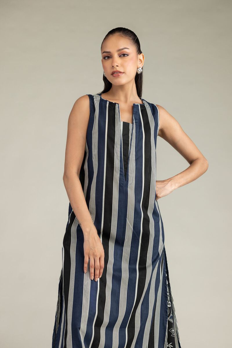 Sleeveless Longline Kurta