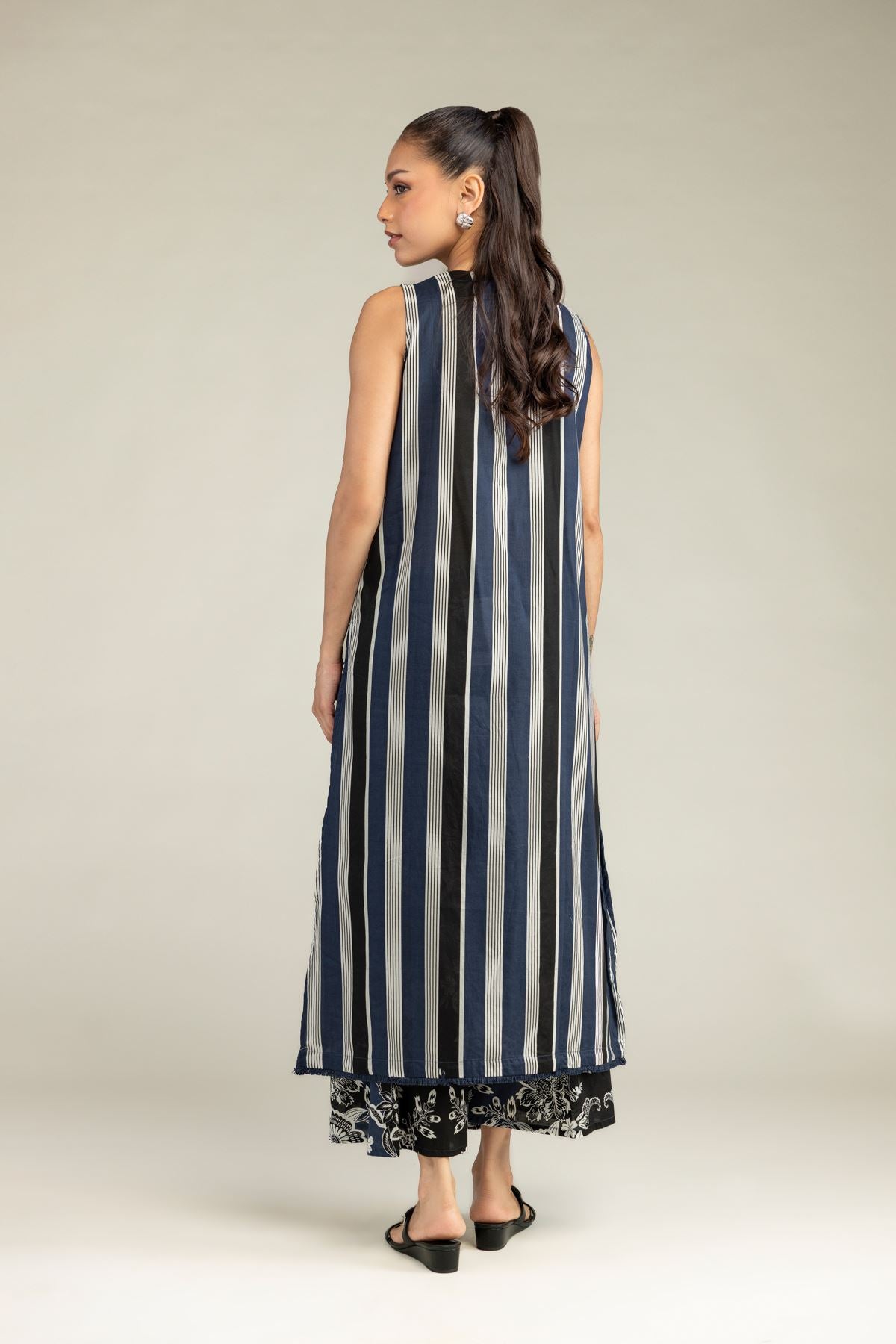 Sleeveless Longline Kurta