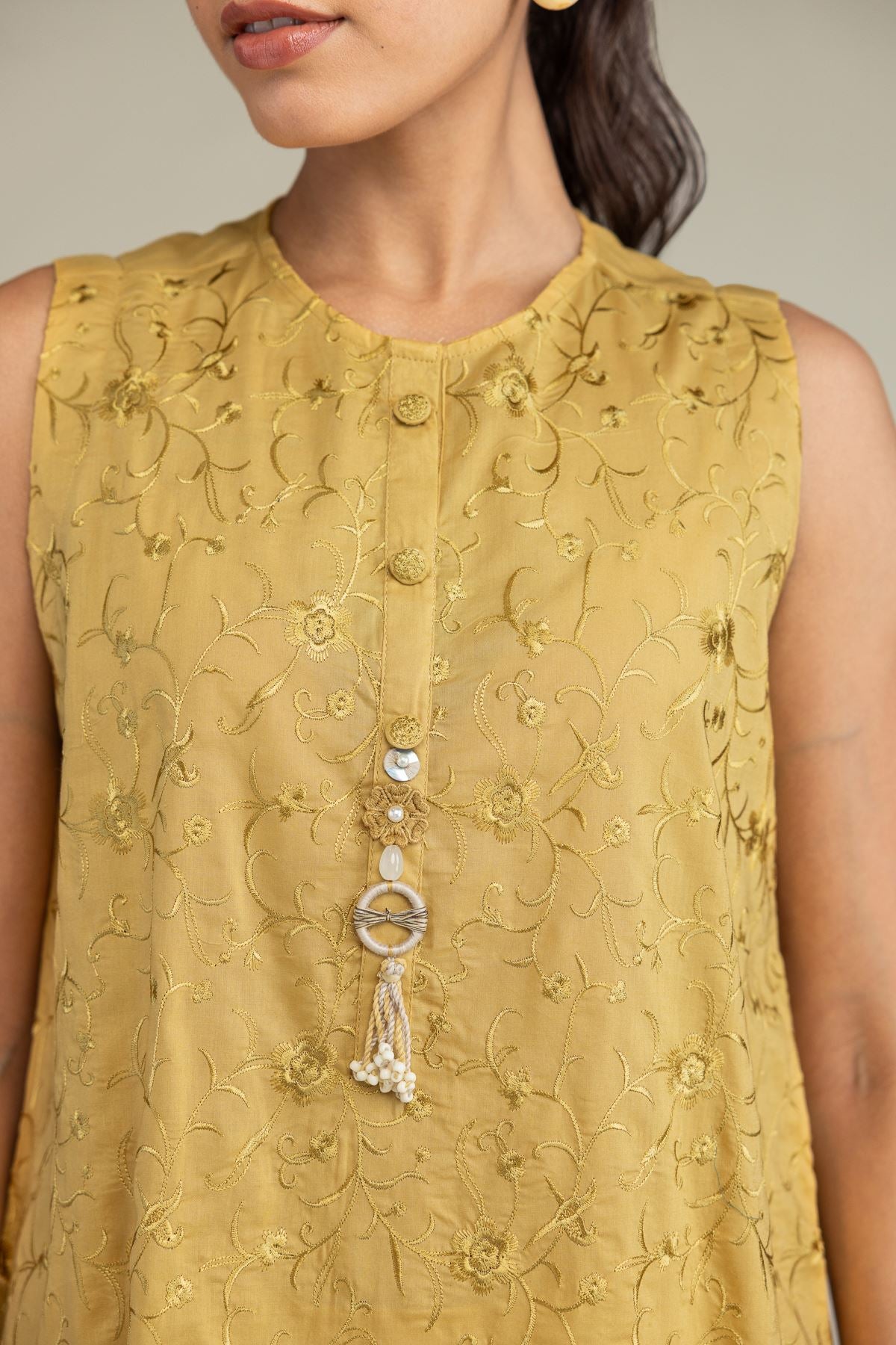 Floral Sleeveless Kurta