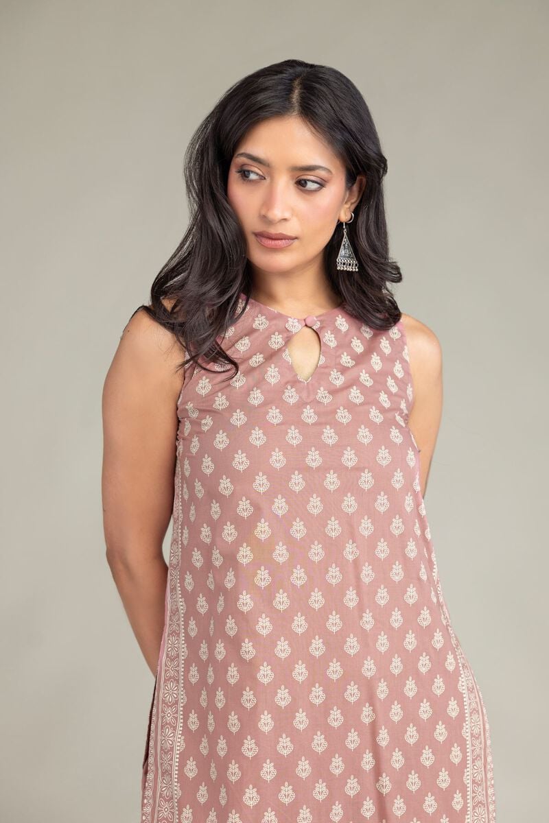 Sleeveless Cambric Kurta