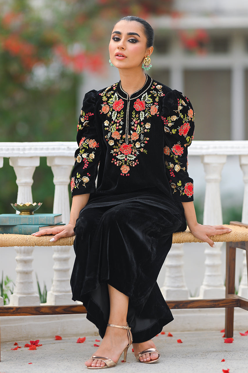 https://cdn.shopify.com/s/files/1/0588/3661/5221/products/1-SMcampaign-131.jpg?v=1694608544