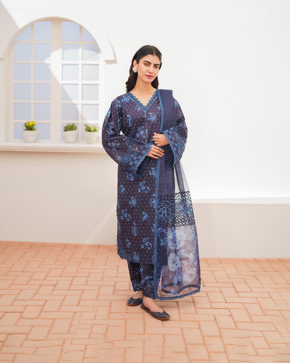 EMBROIDERED PRINTED LAWN UF-629 (RTS)