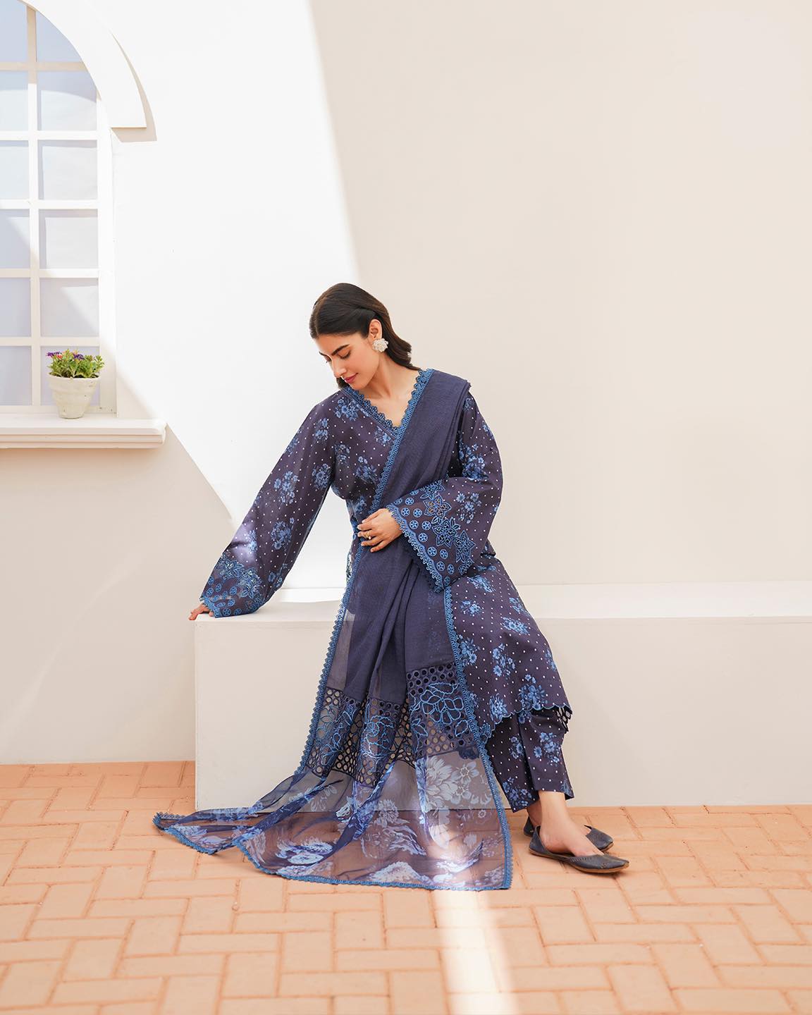 EMBROIDERED PRINTED LAWN UF-629 (RTS)