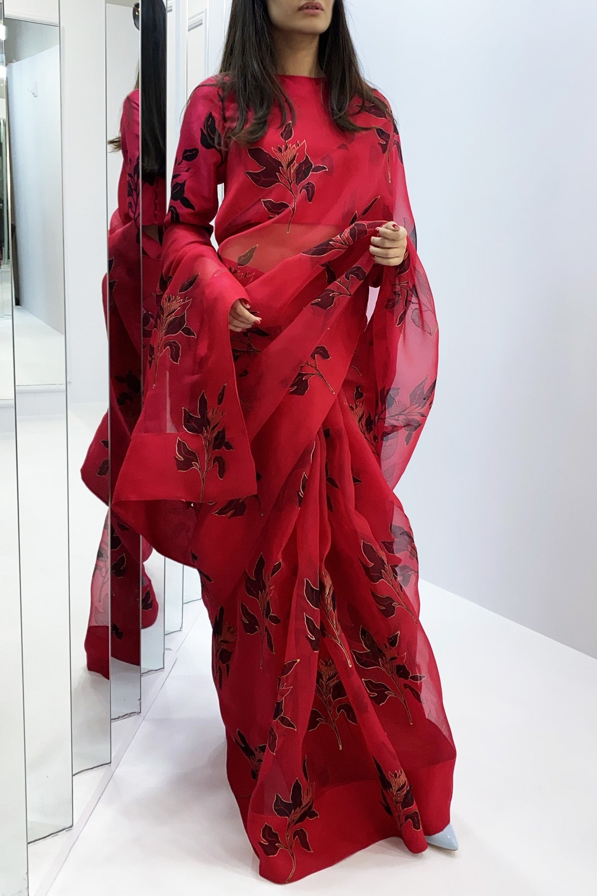 https://www.museluxe.com/wp-content/uploads/2025/02/1009152-2-tango-red-block-printed-organza-sari_hh8q5tul6be8khkd.jpg