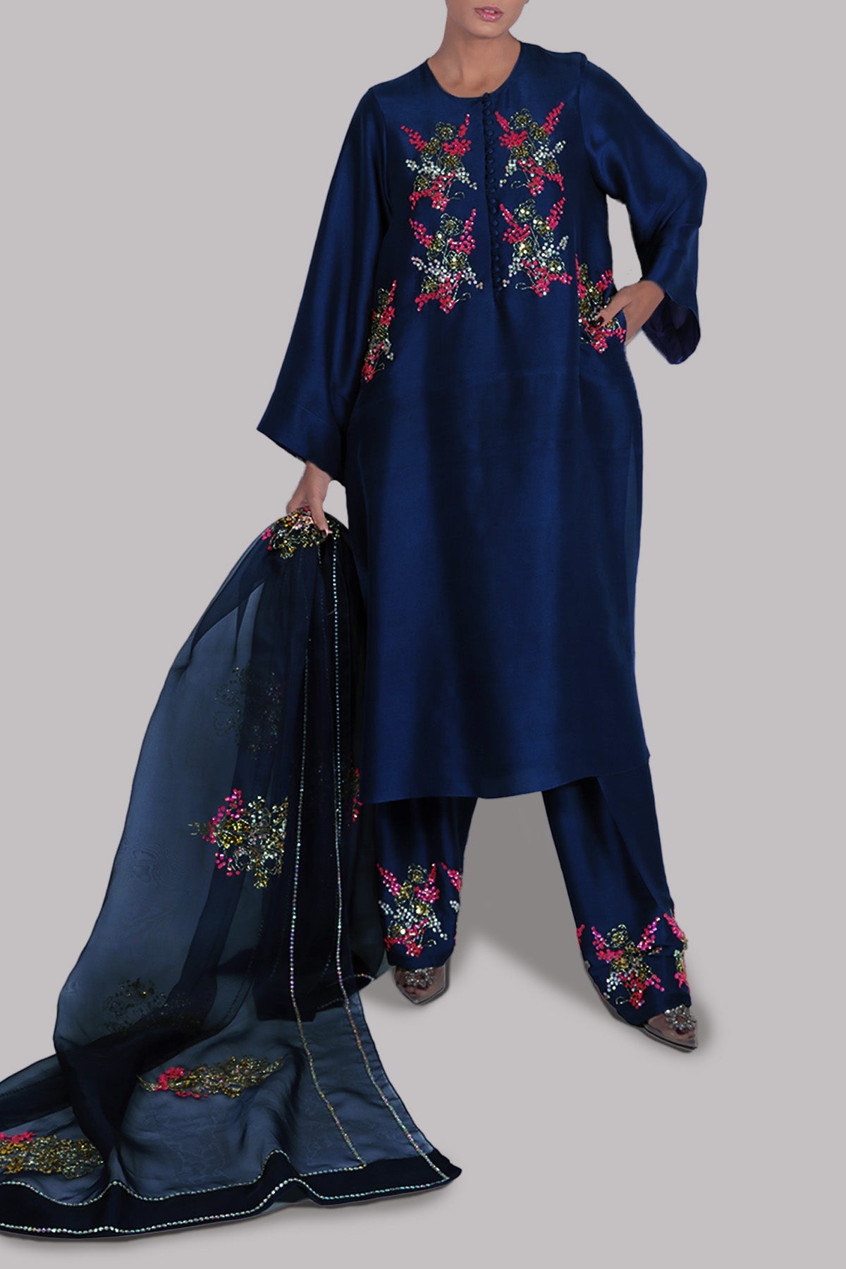 https://www.museluxe.com/wp-content/uploads/2025/02/1017521-1-blueprint-raw-silk-set_cvwrvul3tjiapcox.jpg