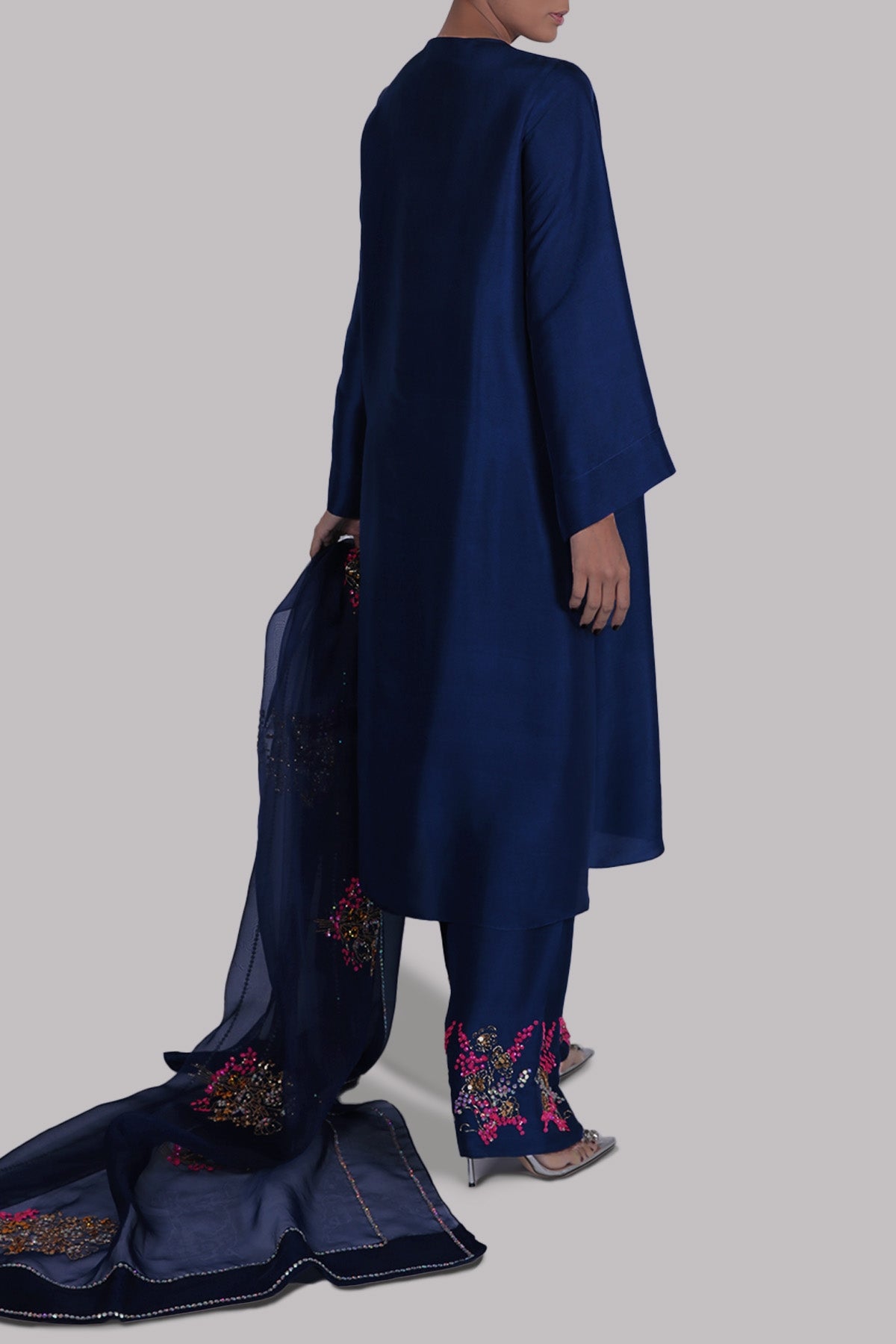 https://www.museluxe.com/wp-content/uploads/2025/02/1017521-2-blueprint-raw-silk-set_qkb8gqylaeoqfowo.jpg