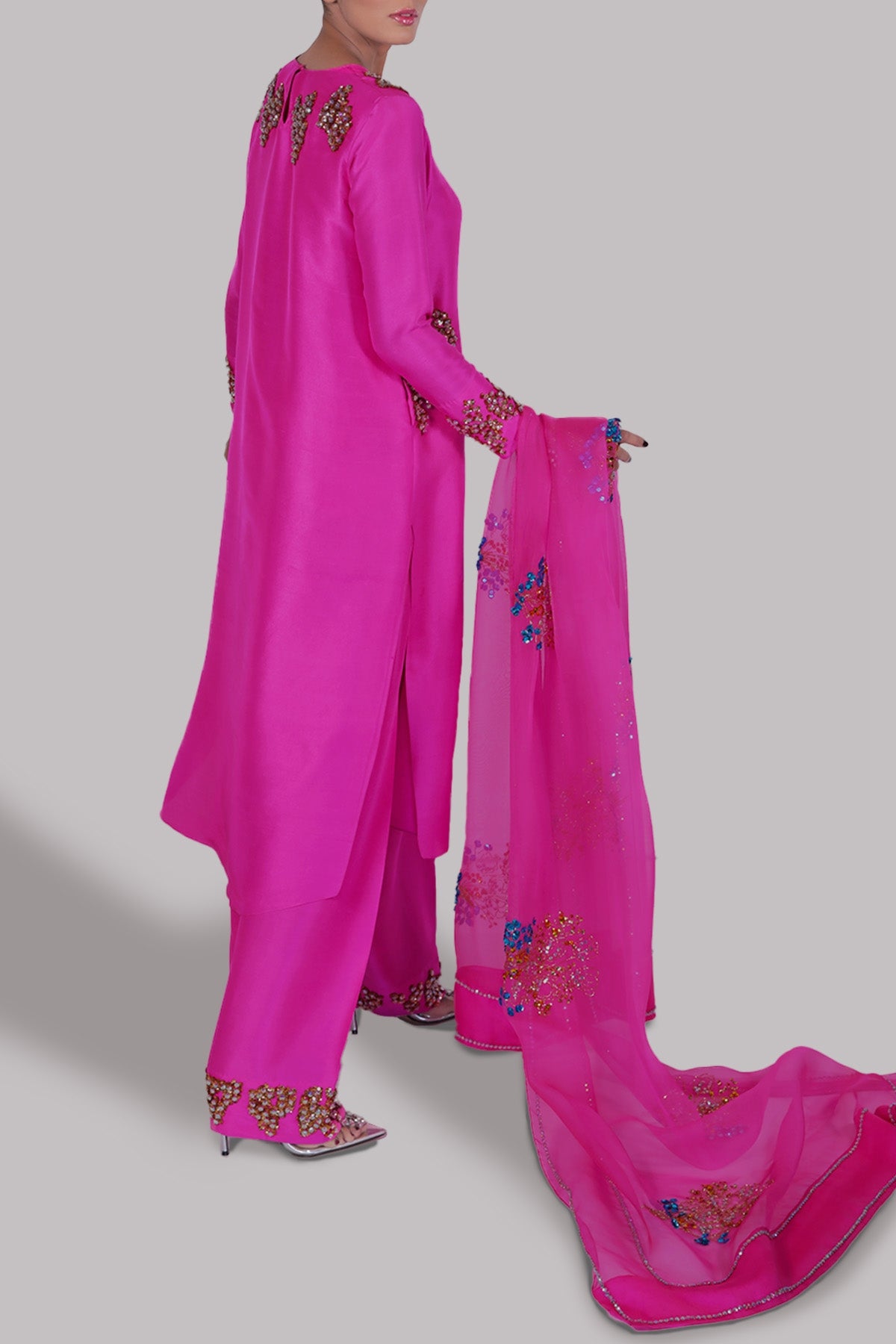 https://www.museluxe.com/wp-content/uploads/2025/02/1017527-2-diva-pink-raw-silk-set_8dmi6spnoyqyqvft.jpg
