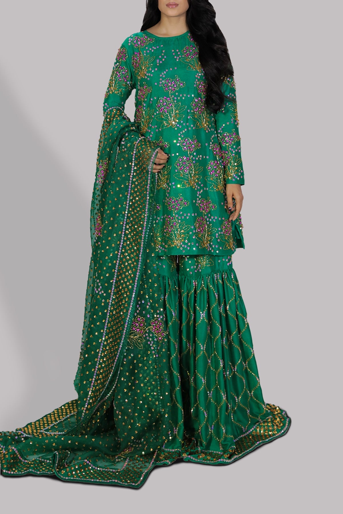 https://www.museluxe.com/wp-content/uploads/2025/02/1019096-01-emerald-green-organza-set_pr7htiz23secogaq.jpg