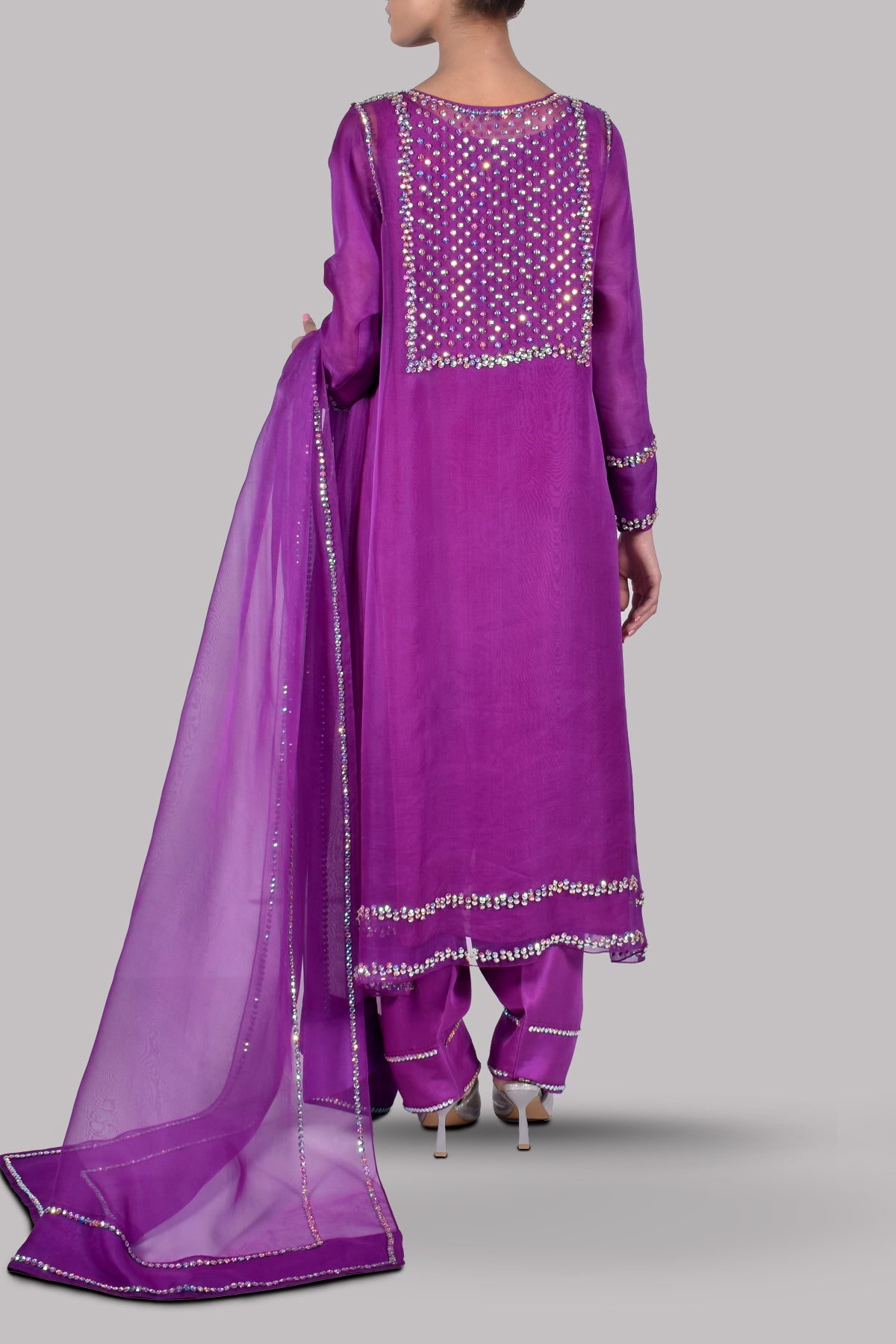 https://www.museluxe.com/wp-content/uploads/2025/02/1019184-03-byzantium-embellished-organza-set_wnnbfb10t7nc2dhb.jpg
