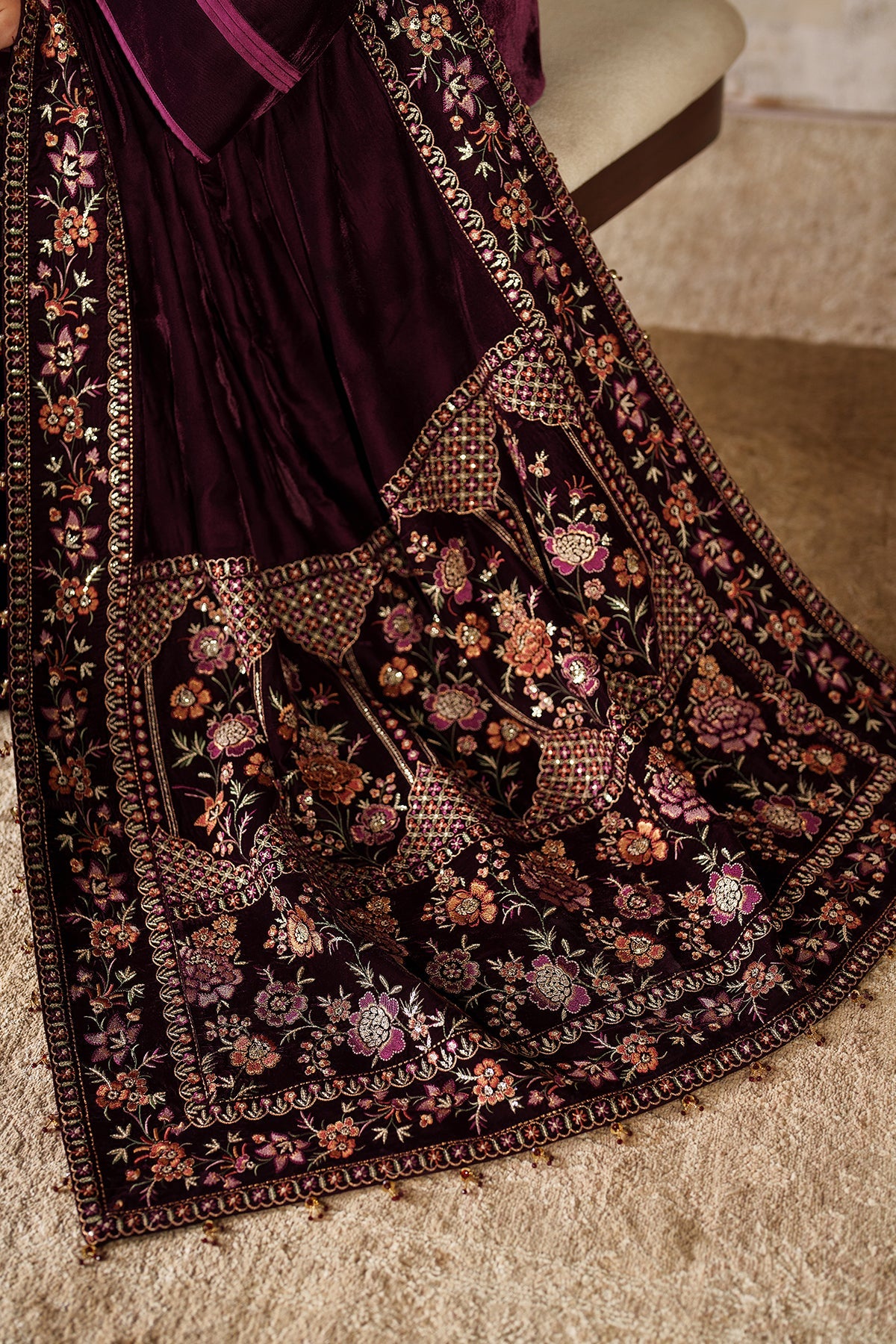 EMBROIDERED VELVET SHAWL VS-64