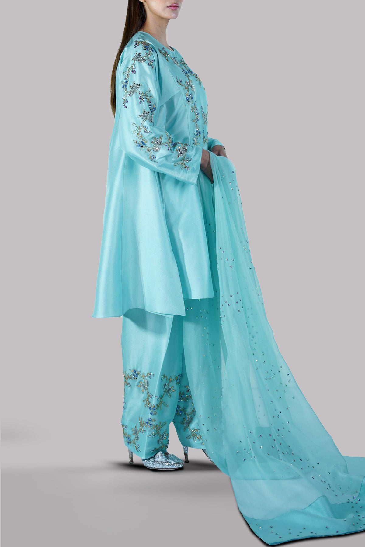 https://www.museluxe.com/wp-content/uploads/2025/02/1021568-02-limpet-Shell-Embellished-Raw-Silk-Set.jpg