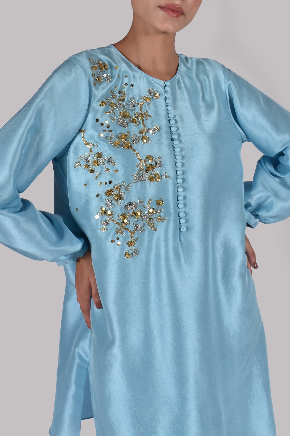Petit Four Embellished Raw Silk Set