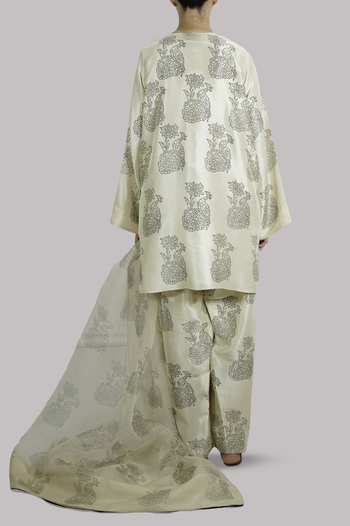 Lamb’s Wool Embellished Raw Silk Set
