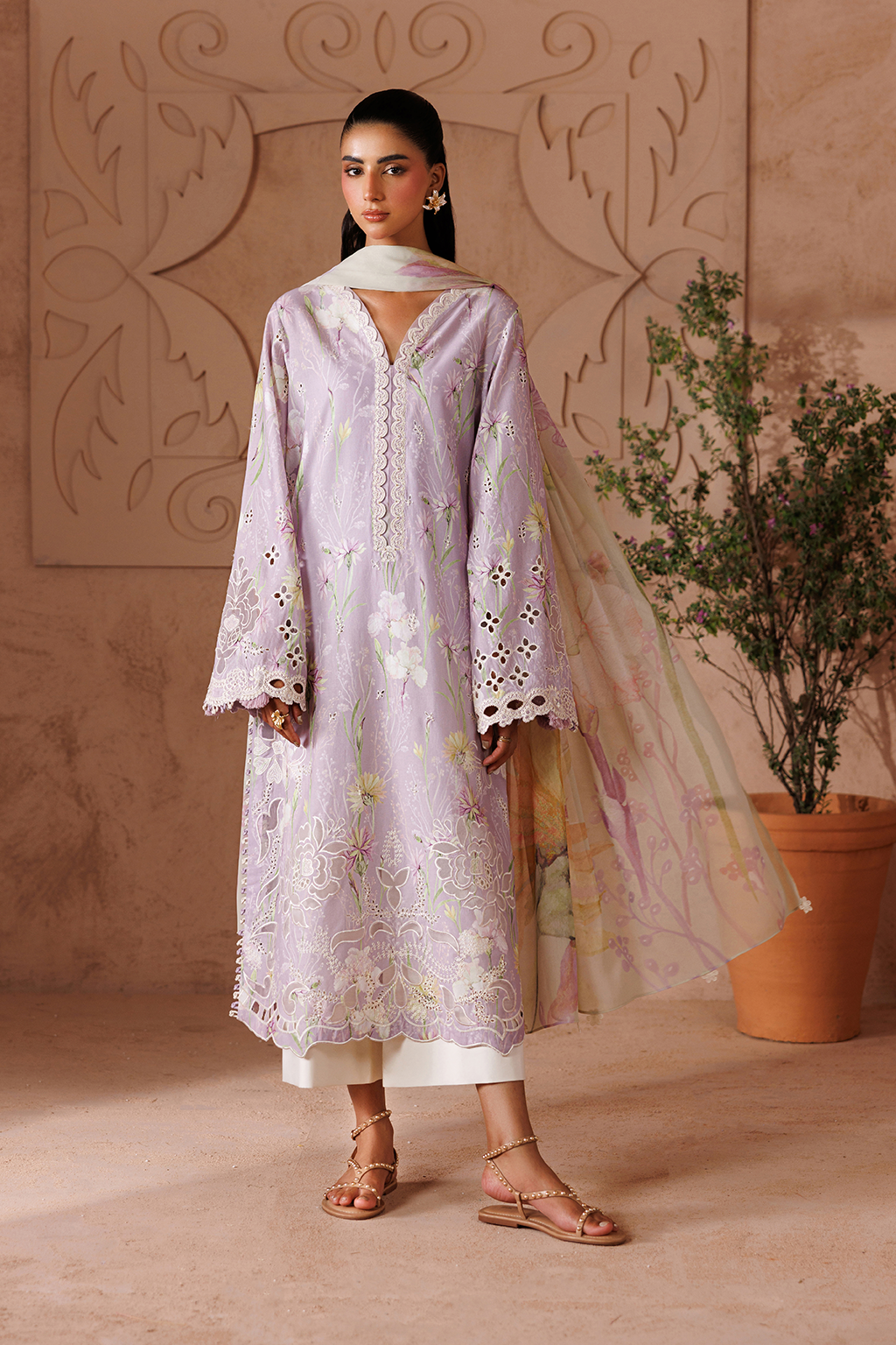 UE-709 Embroidered Lawn