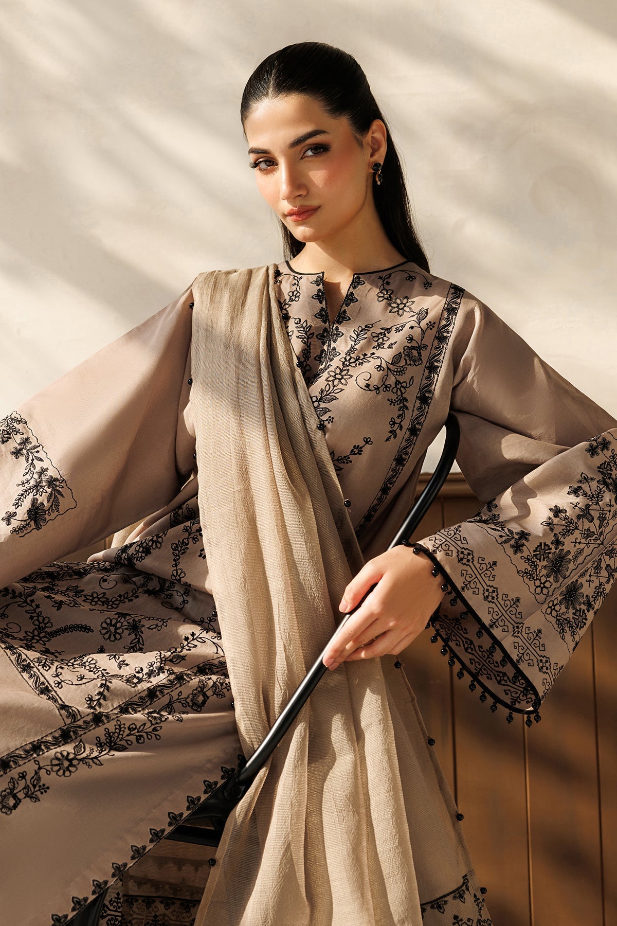 EMBROIDERED LAWN UF-4502