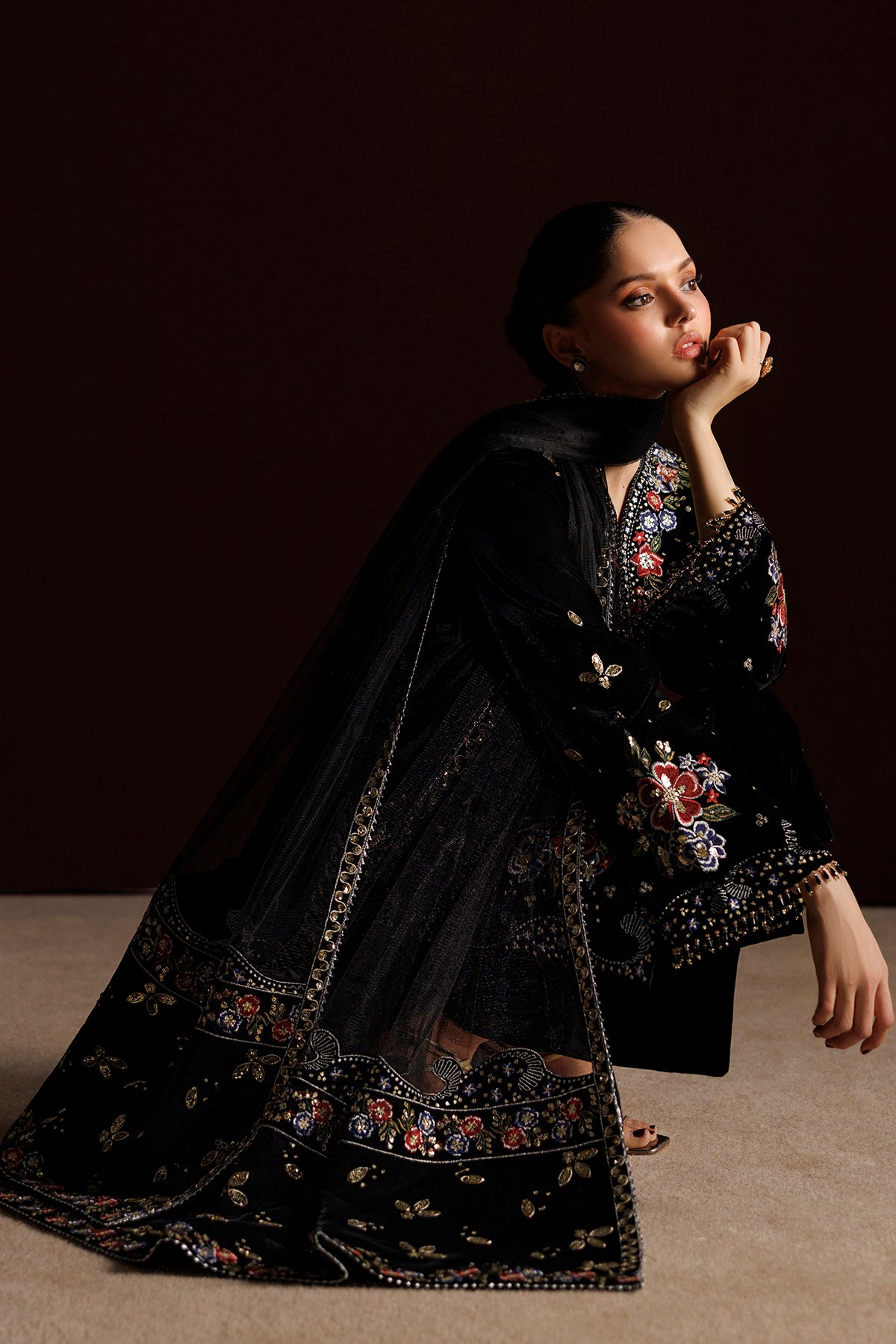 EMBROIDERED VELVET UF-4552
