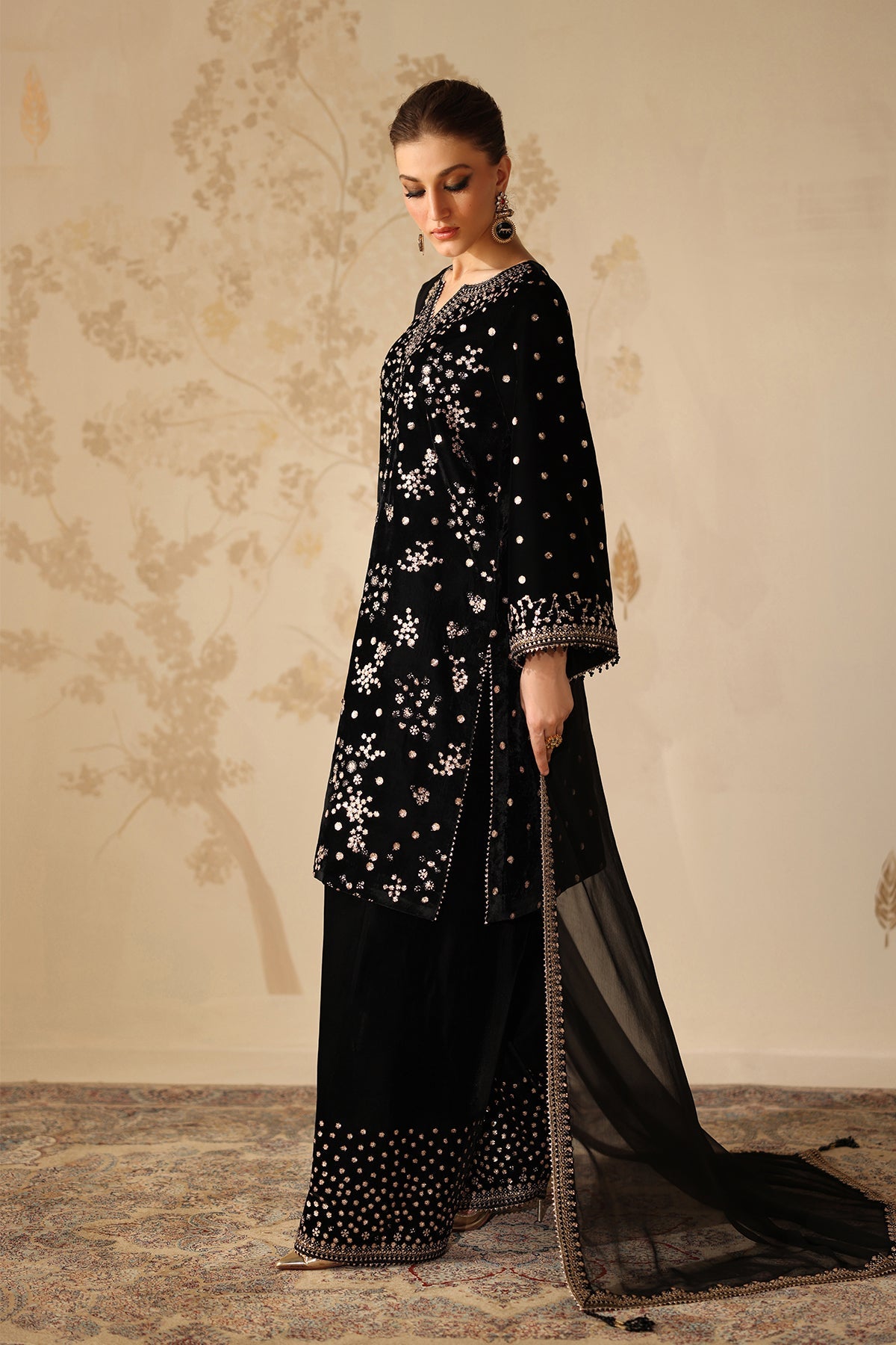 EMBROIDERED VELVET SF-4316