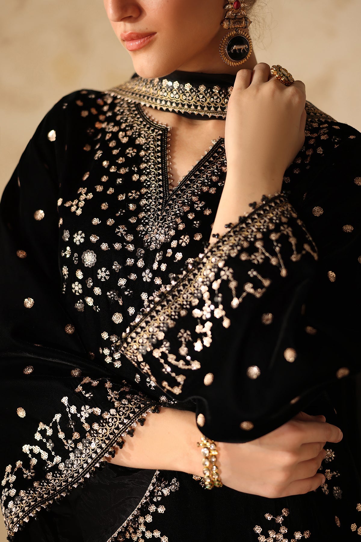 EMBROIDERED VELVET SF-4316