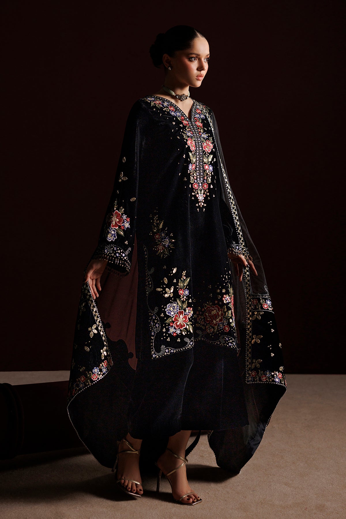 EMBROIDERED VELVET SF-4552