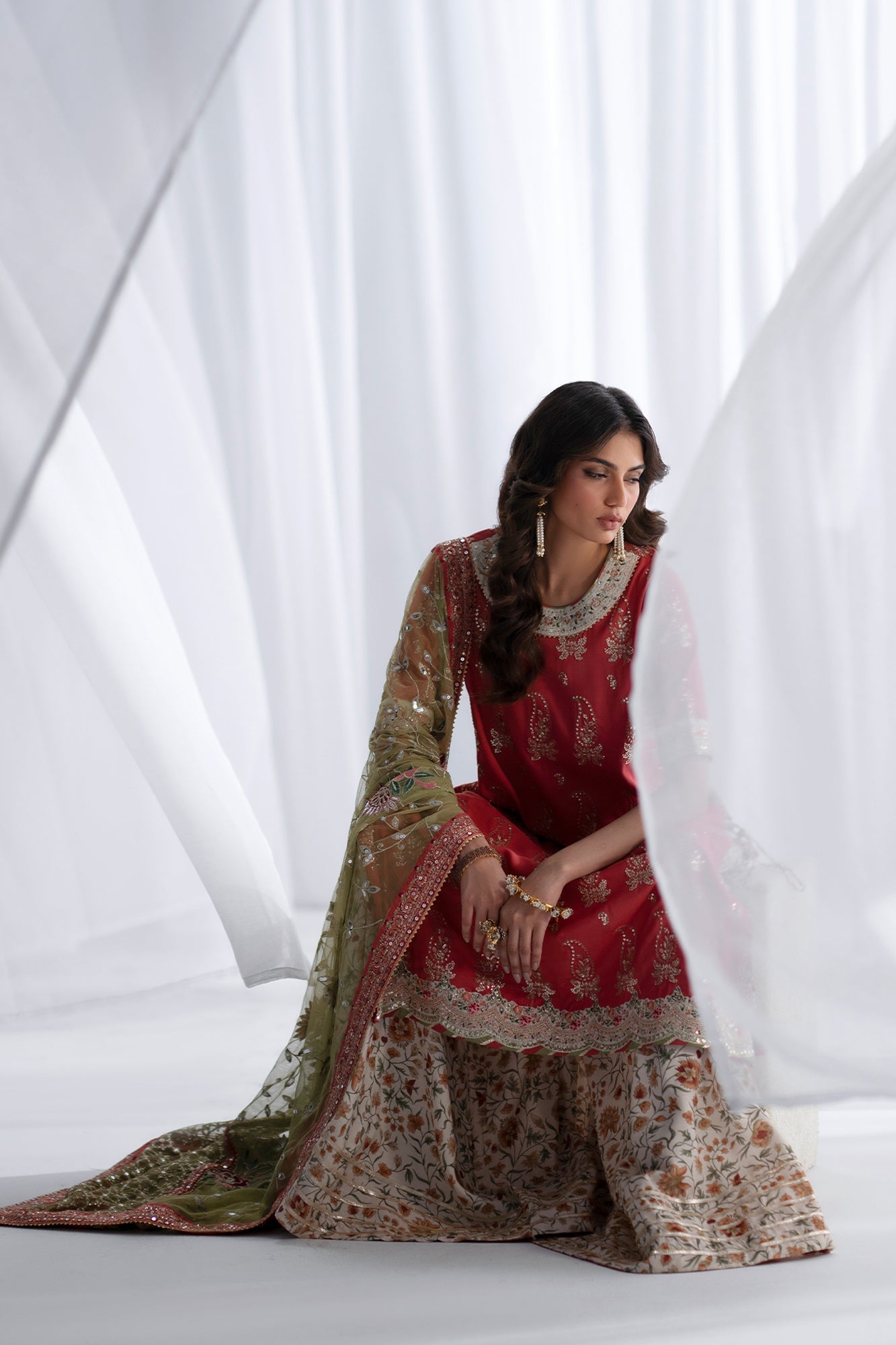 EMBROIDERED SUIT (E0925/104/313)
