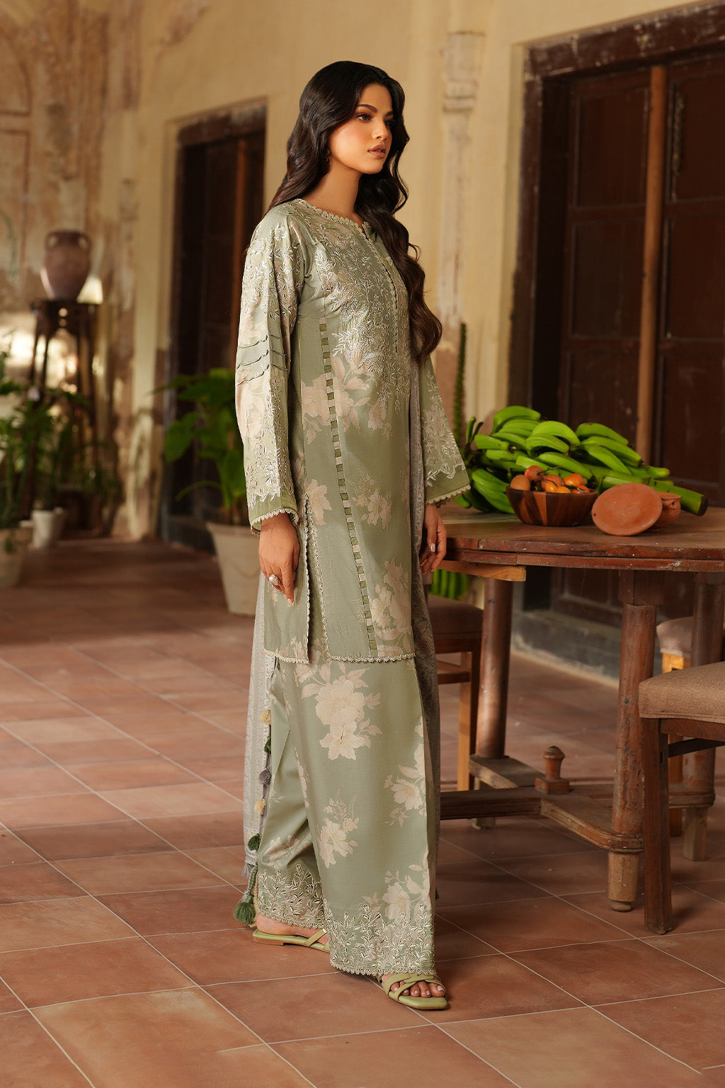 IPF-08  Embroidered Linen