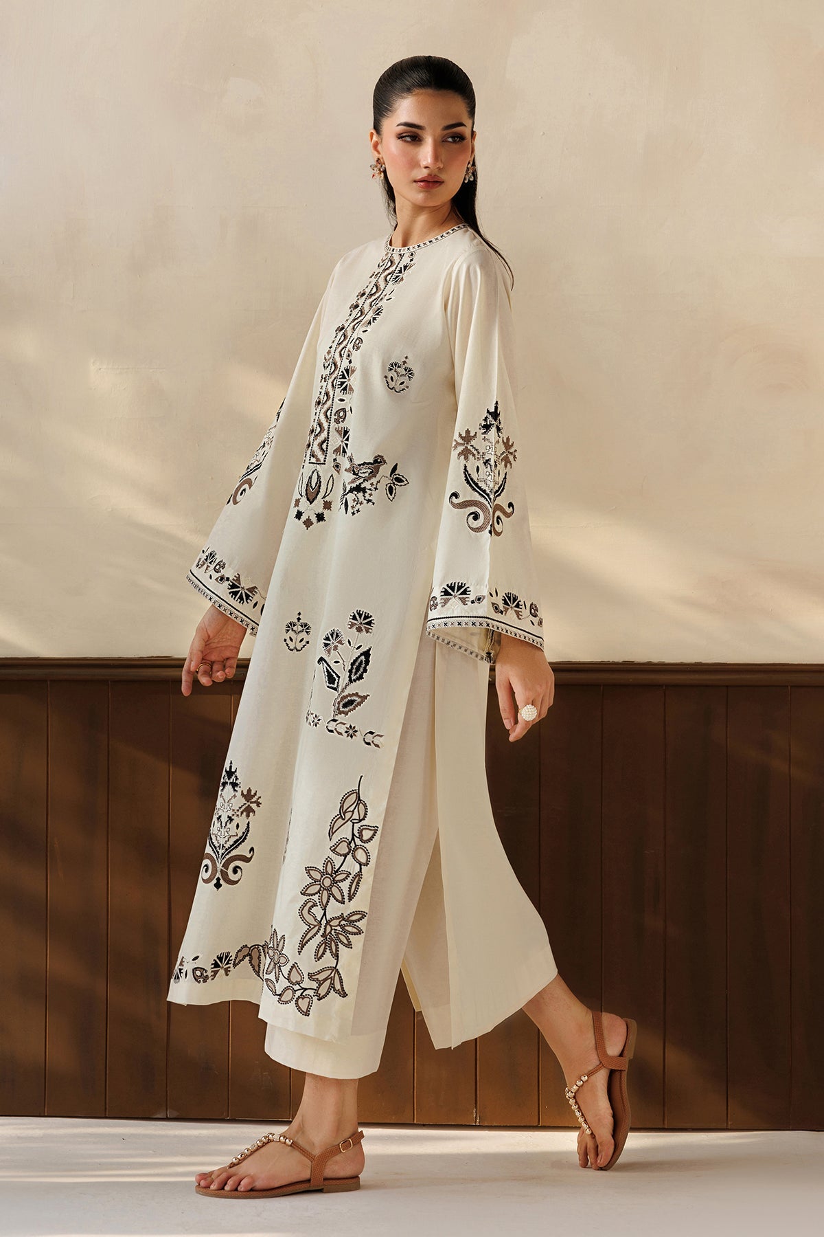EMBROIDERED SELF JAQUARD UF-4504