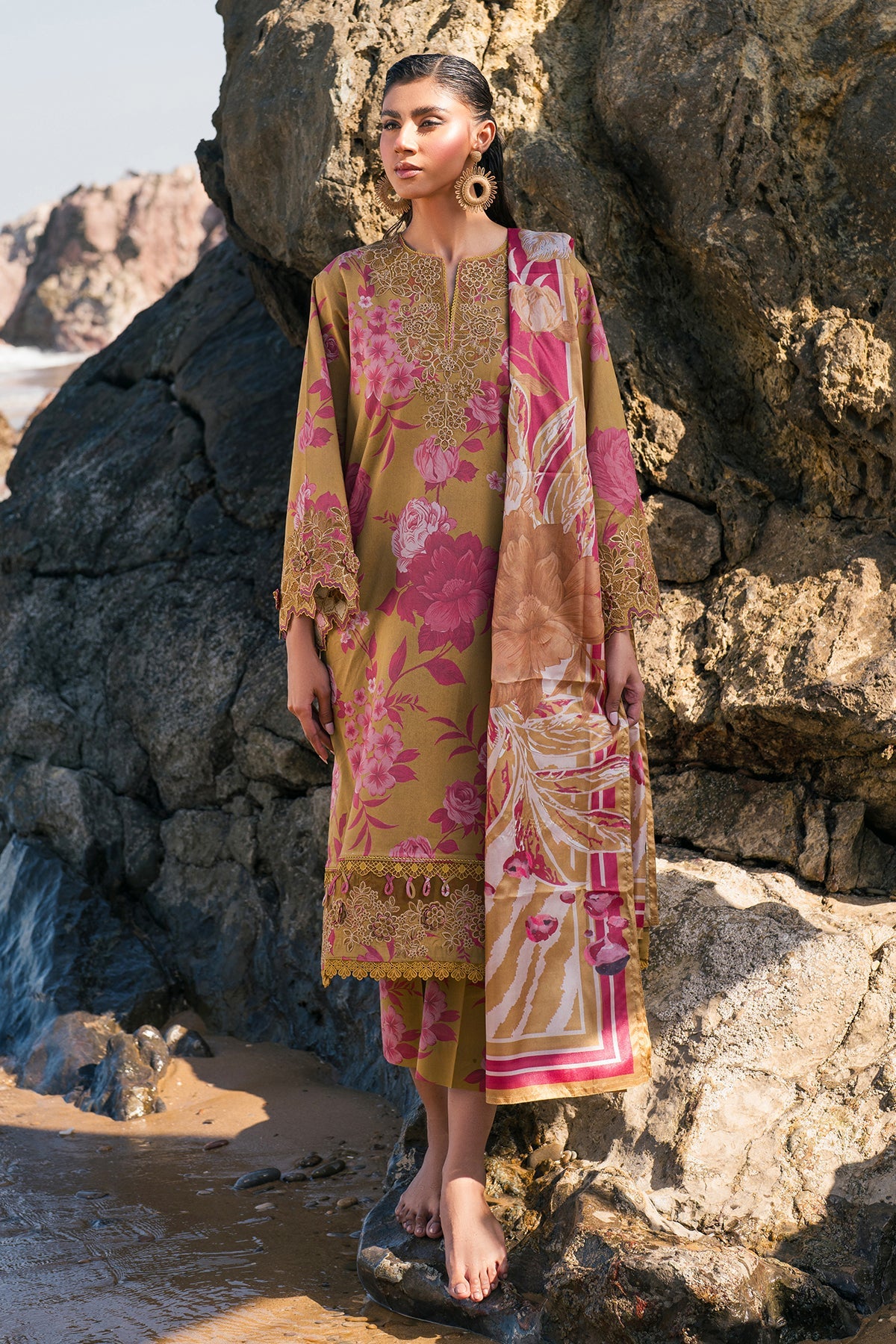 EMBROIDERED PRINTED LAWN UF-4111