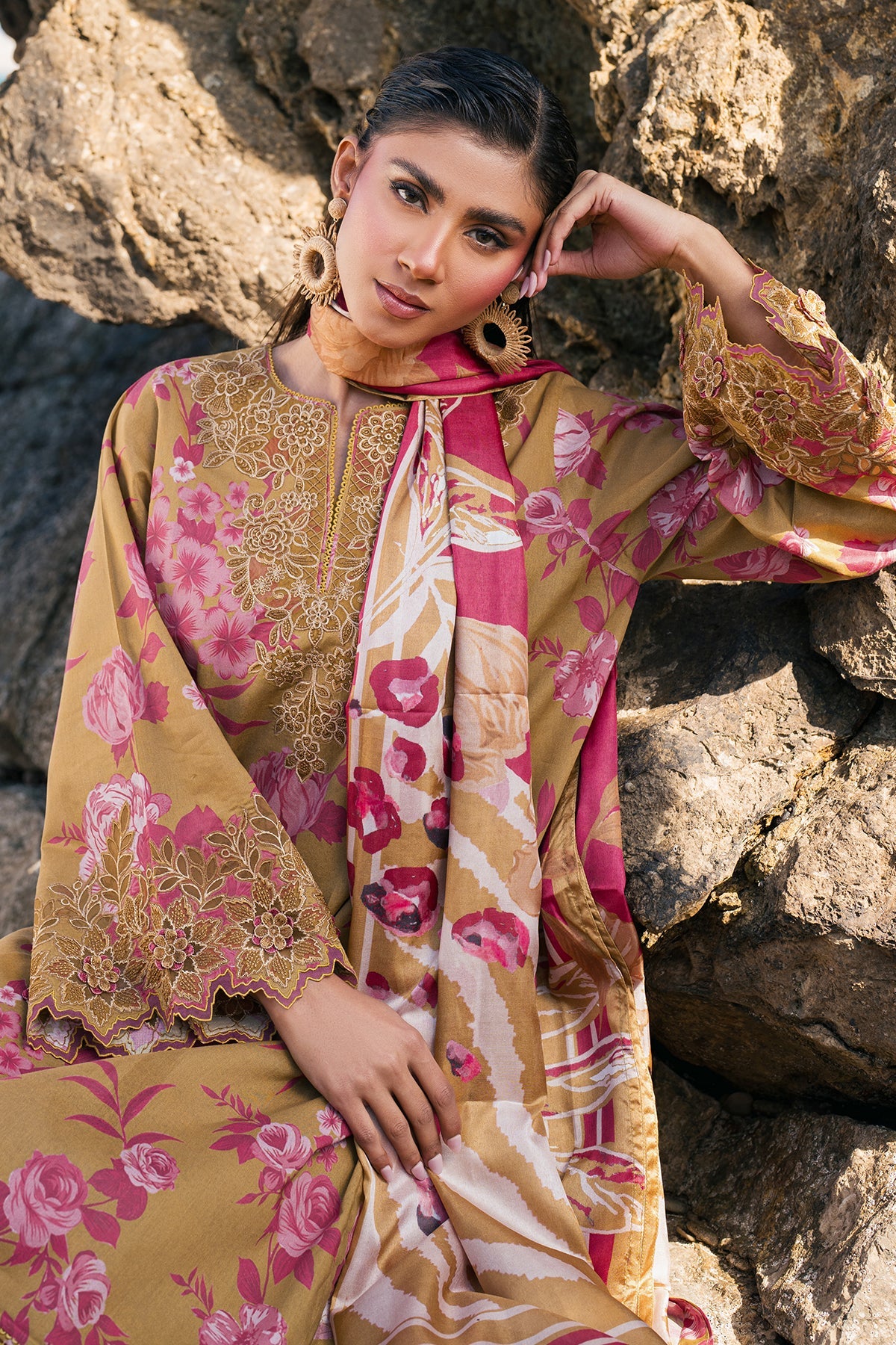 EMBROIDERED PRINTED LAWN SF-4111