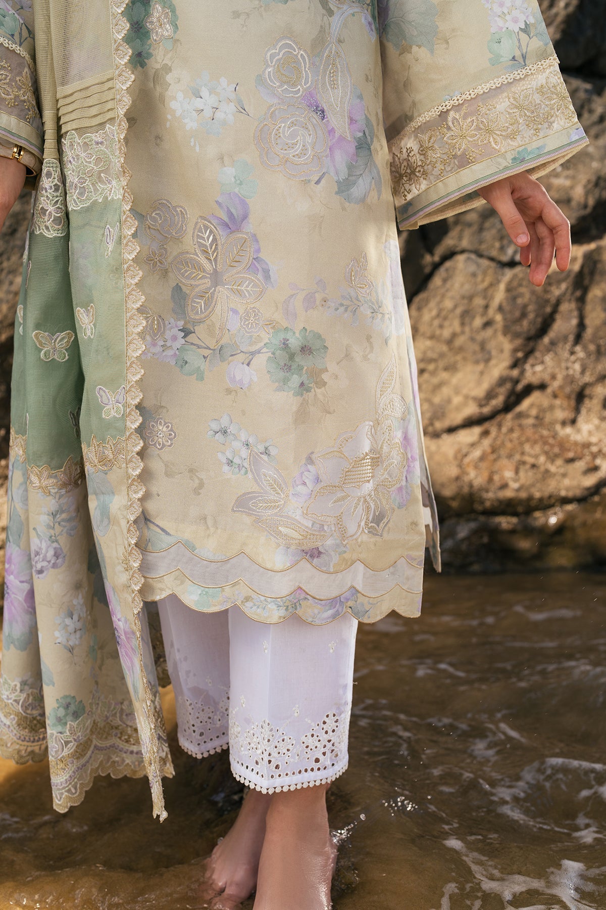 EMBROIDERED PRINTED LAWN SF-4112