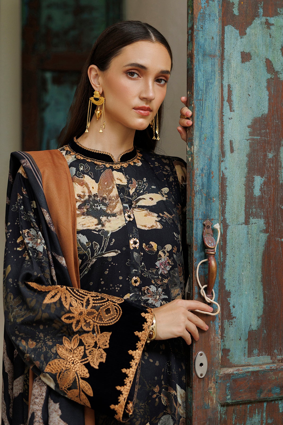 EMBROIDERED VISCOSE SILK UF-4588