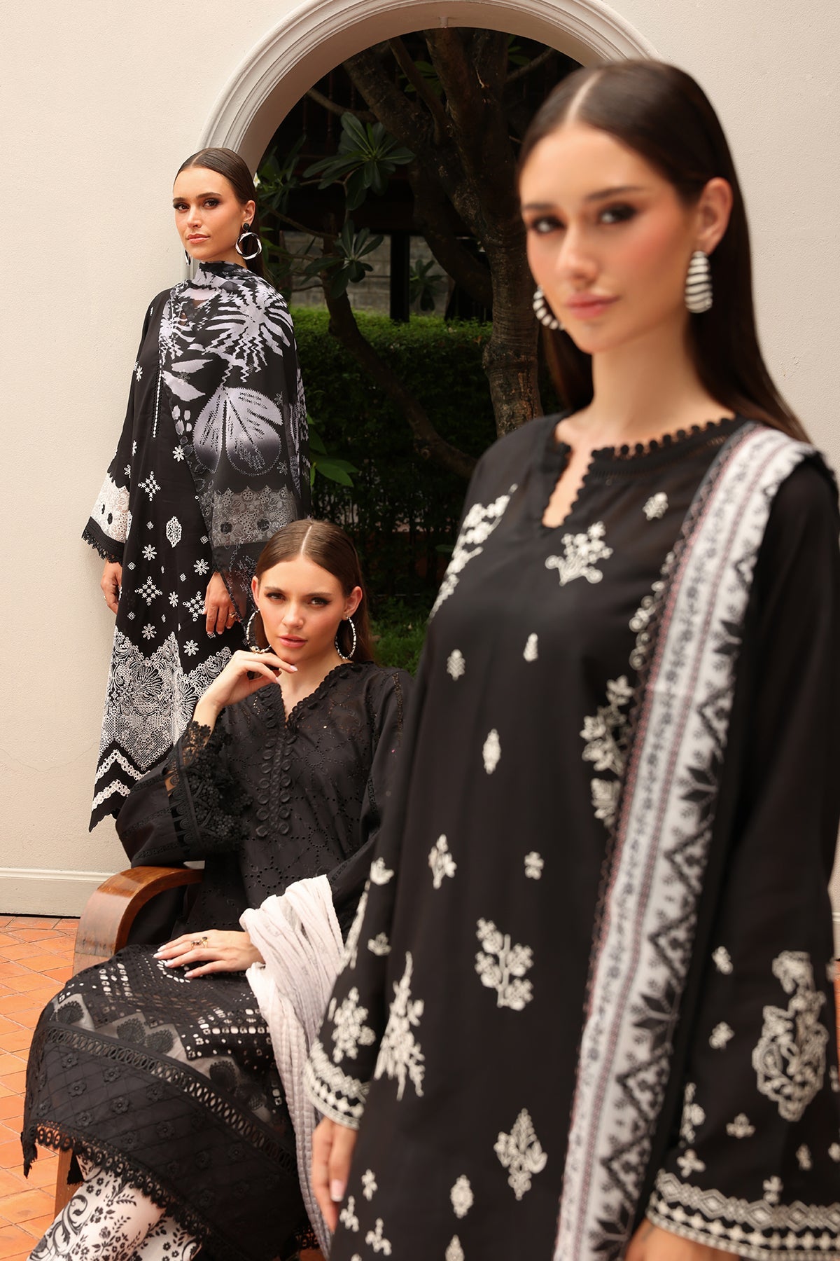 EMBROIDERED LAWN UF-4192