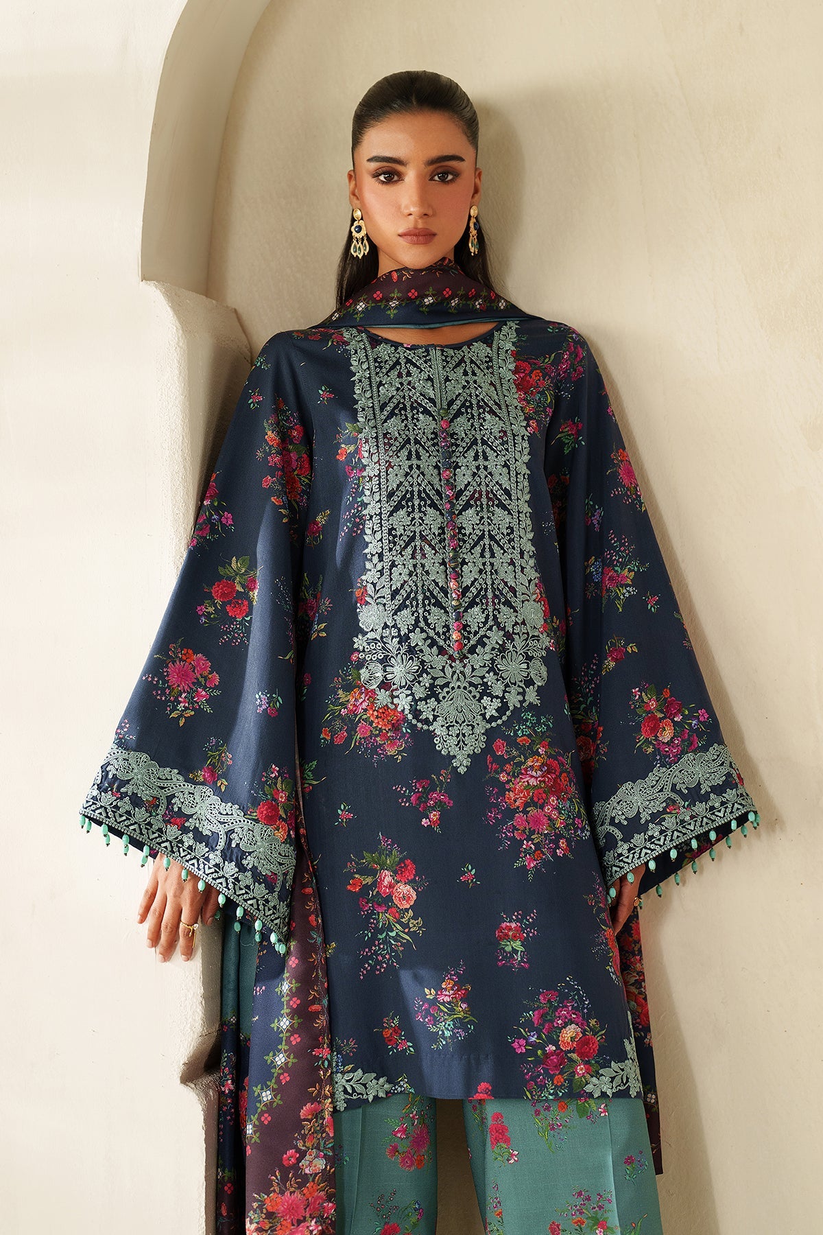 EMBROIDERED KHADDAR SF-4337