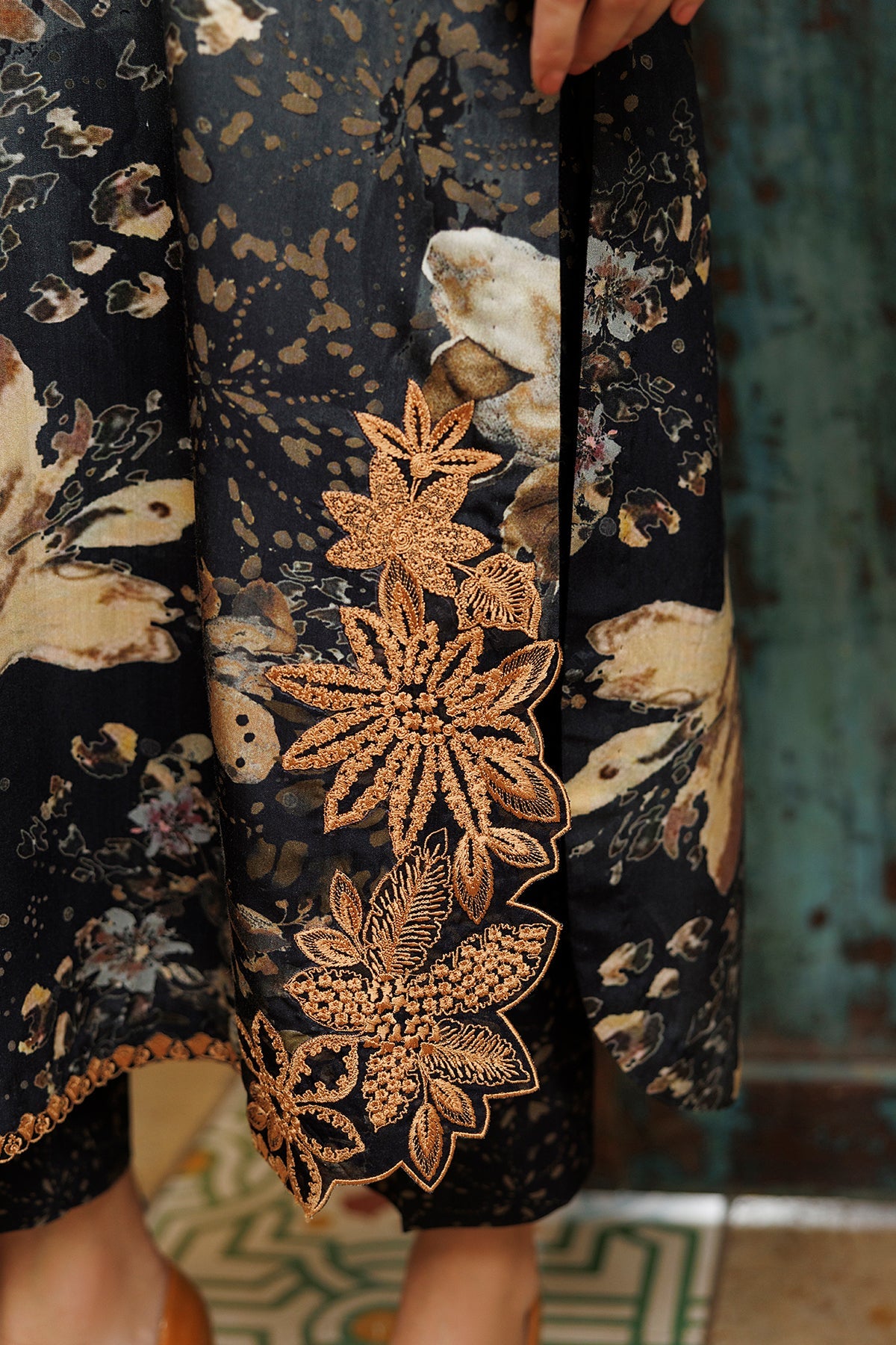 EMBROIDERED VISCOSE SILK SF-4588