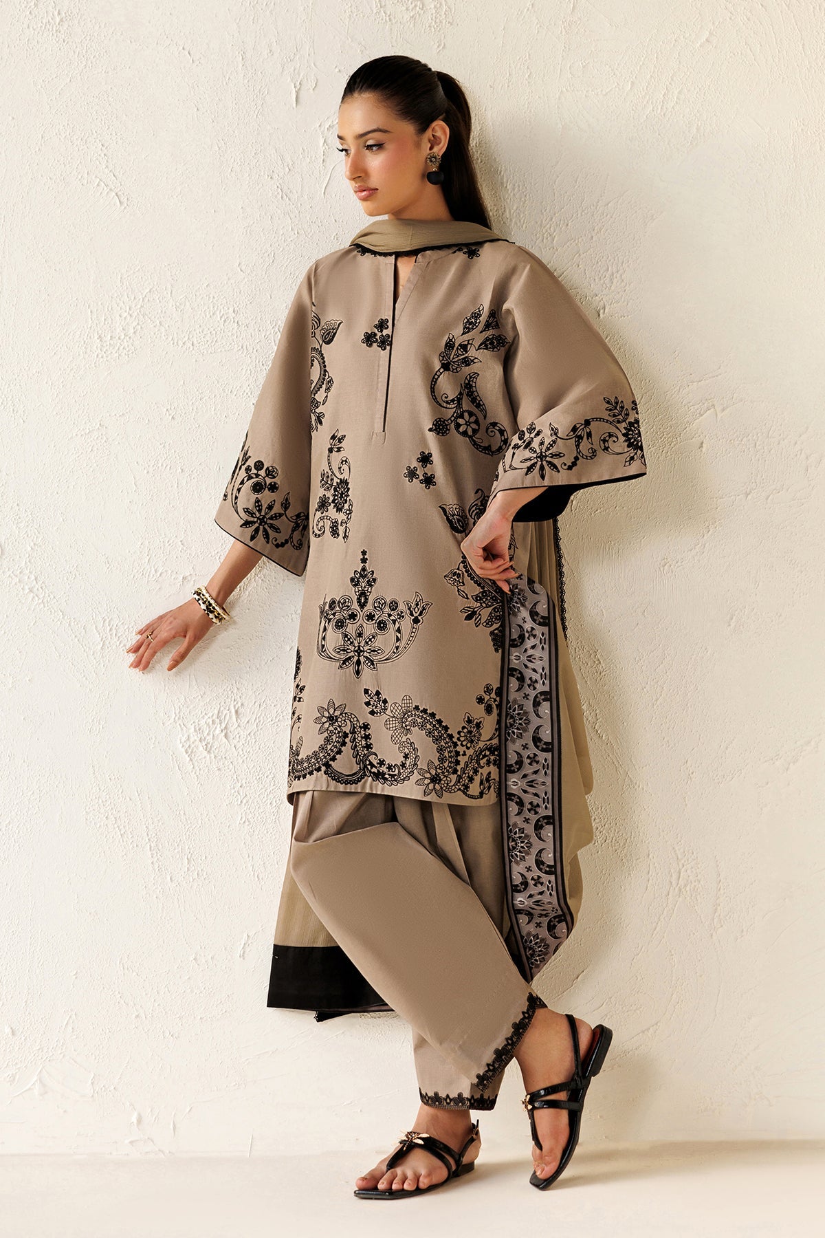 EMBROIDERED LAWN SF-4477
