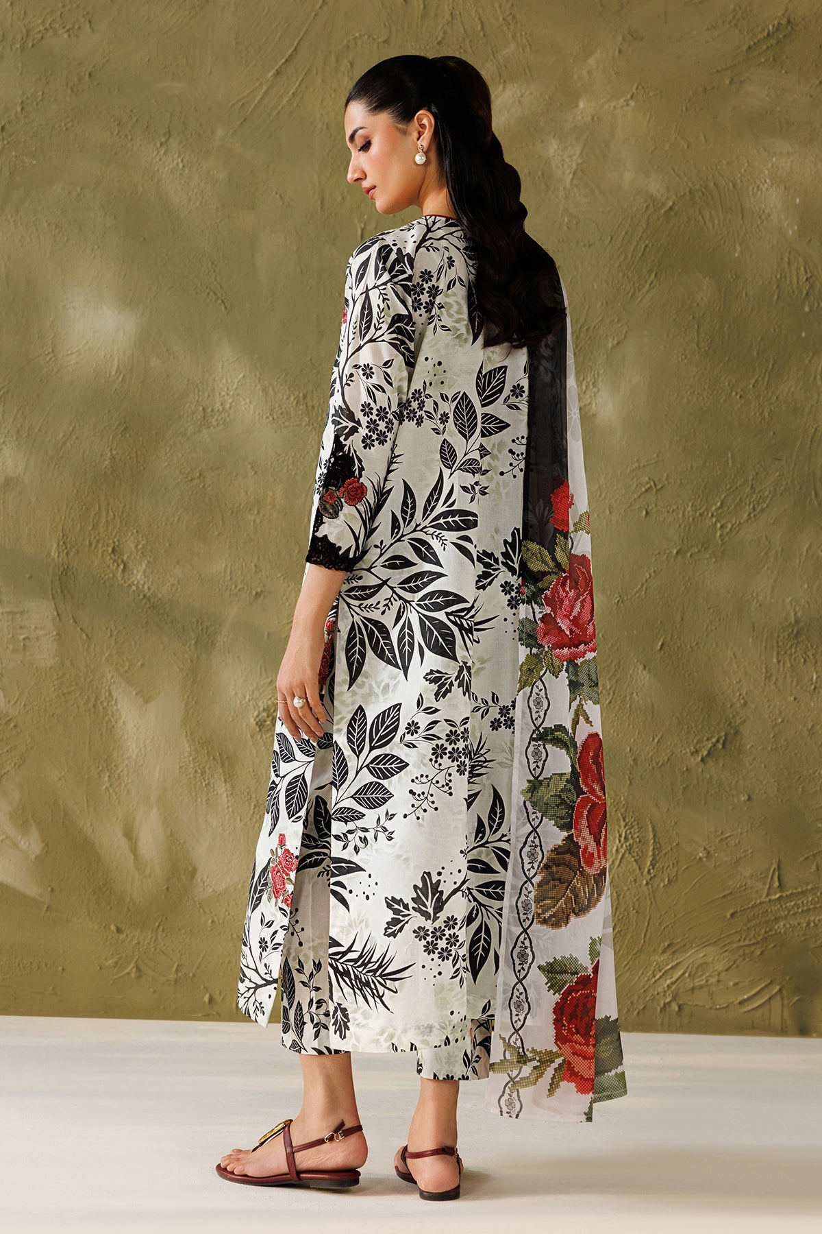 EMBROIDERED LAWN UF-4505