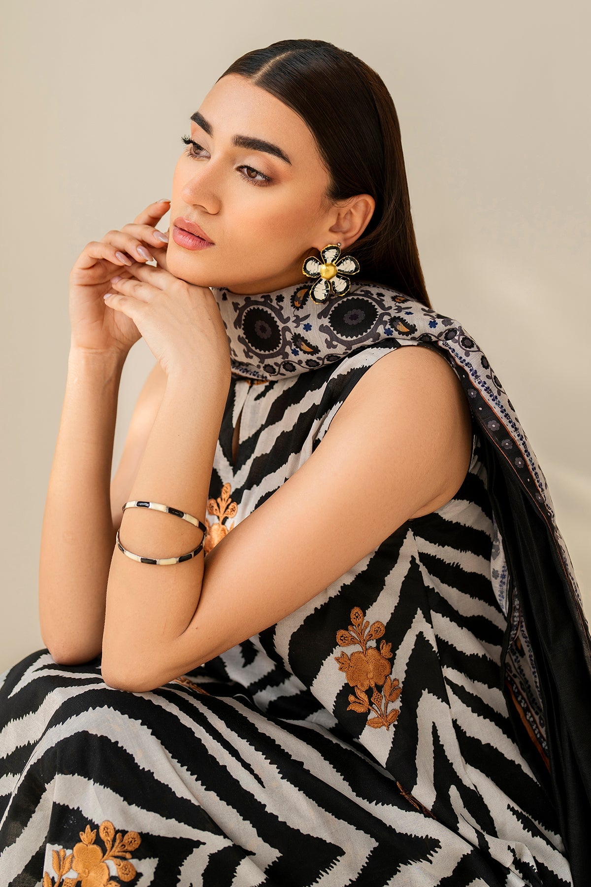 EMBROIDERED PRINTED LAWN UF-4206