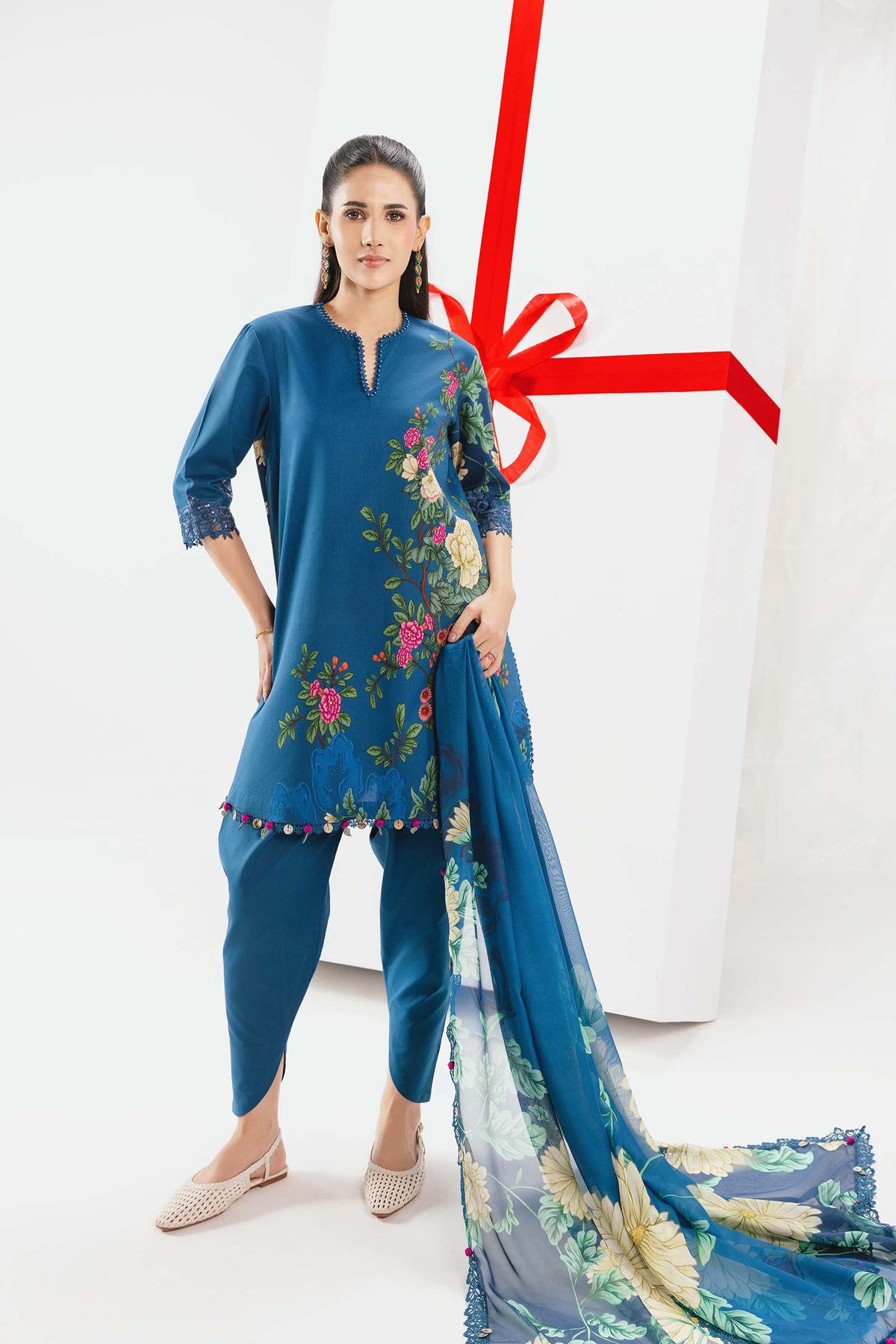 3 Pc Unstitched Embroidered Lawn Suit