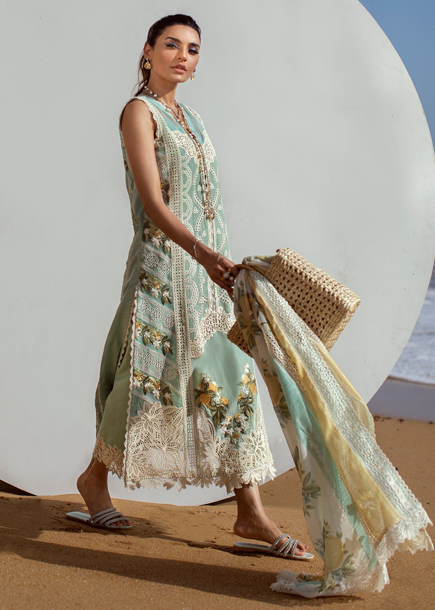 https://cdn.shopify.com/s/files/1/0634/9714/2487/products/12_9473a11c-c1a8-448f-8730-3173147639bd.jpg?v=1649503472