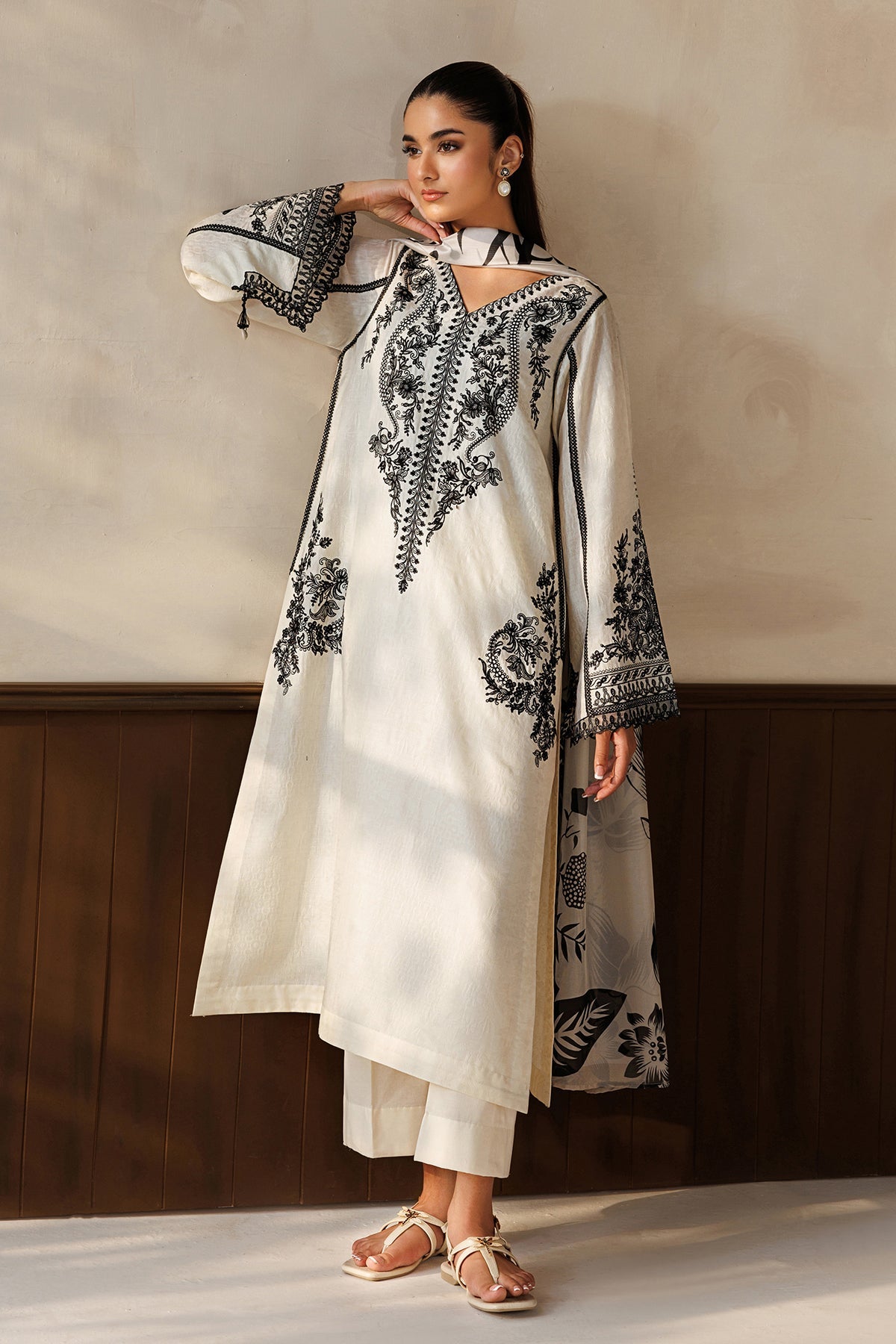 EMBROIDERED JACQUARD PR-1368
