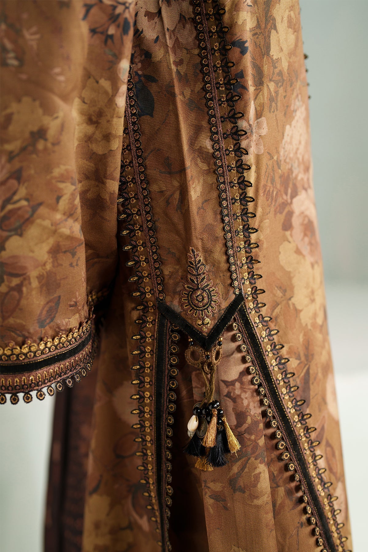 EMBROIDERED KHADDAR SF-4324