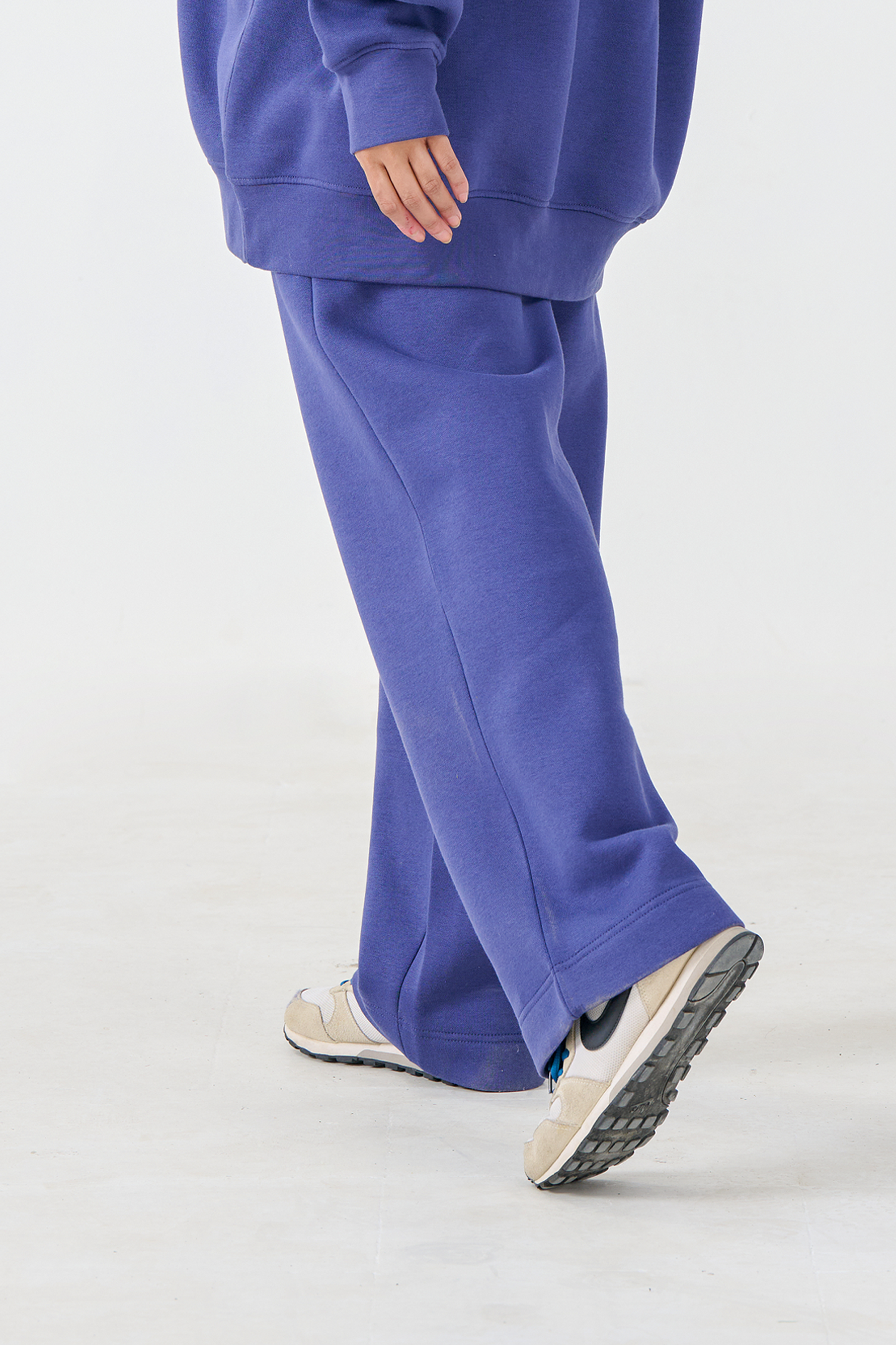 Cozy Fleece Straight-Leg Trousers (Deep Blue)