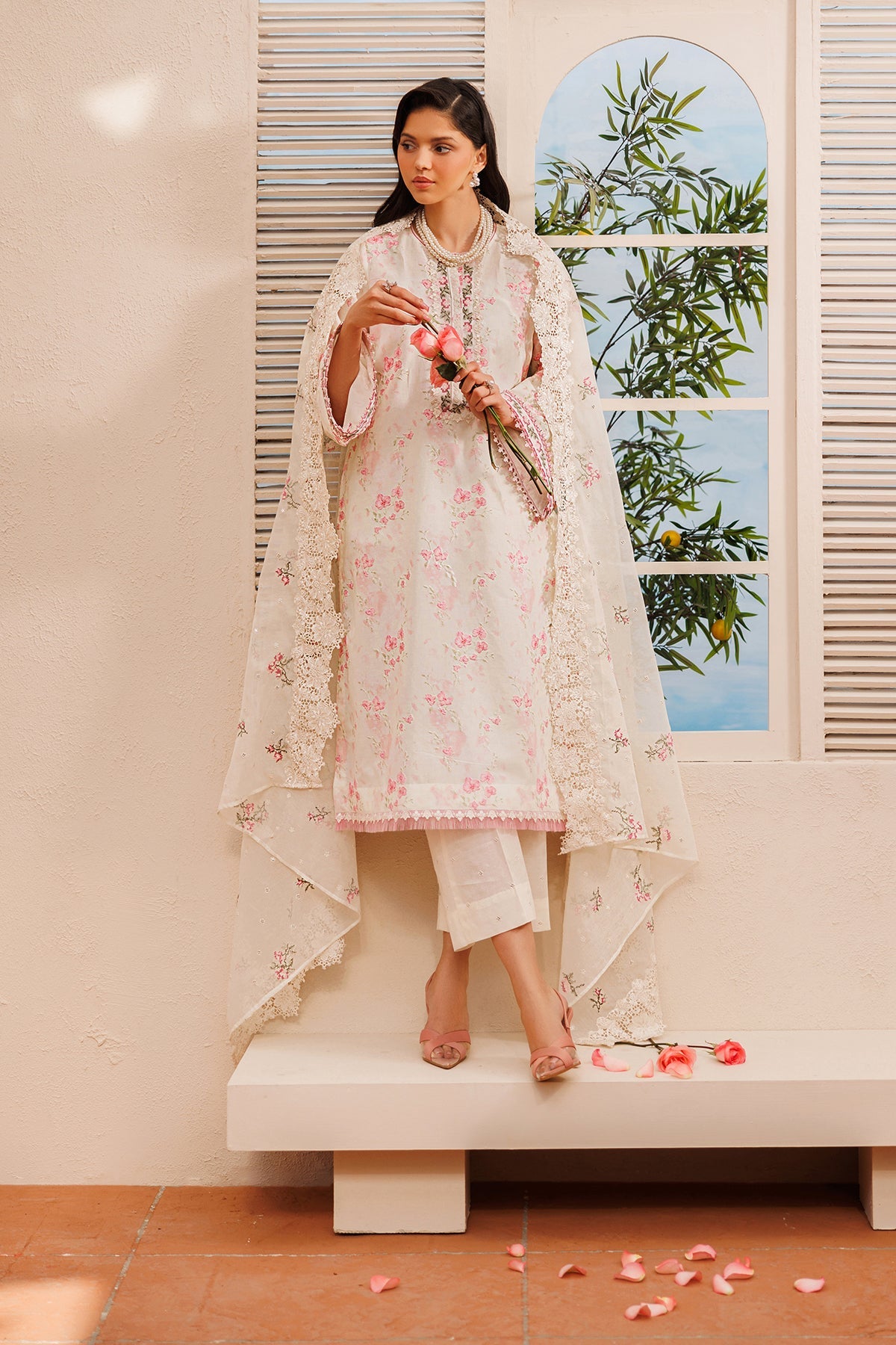 EMBROIDERED LAWN SF-4392