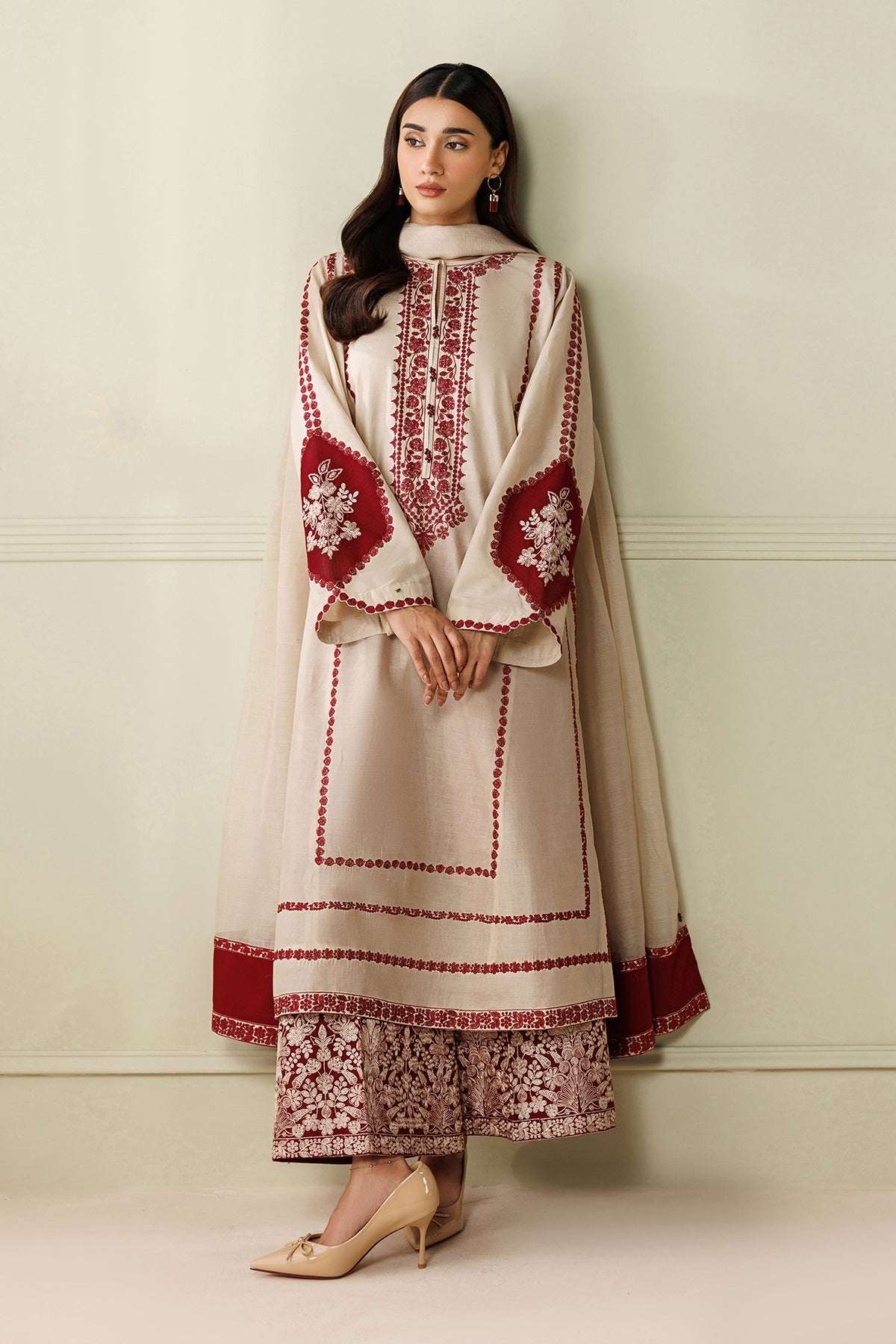 EMBROIDERED LAWN UF-4421