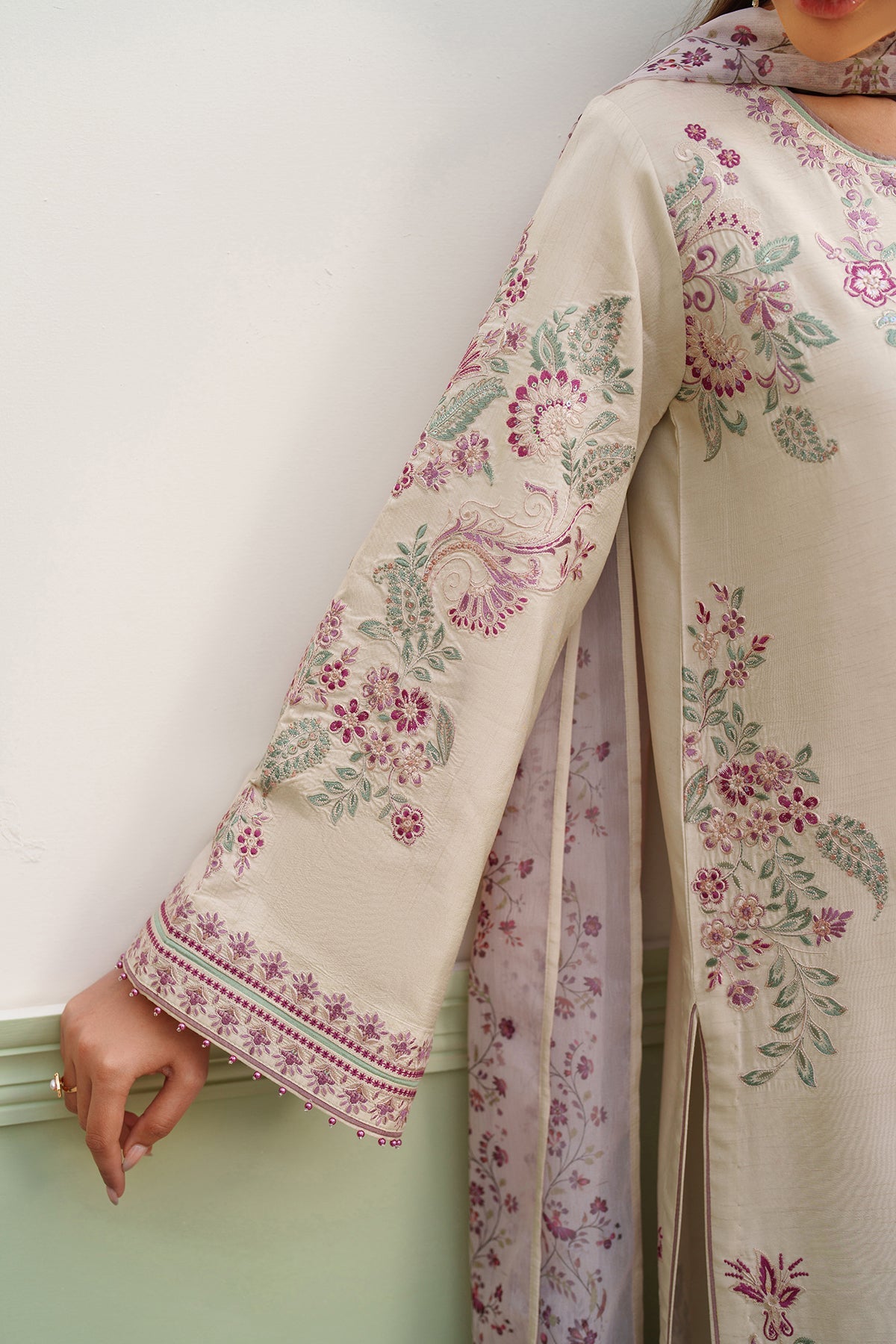 EMBROIDERED RAW SILK UF-4385