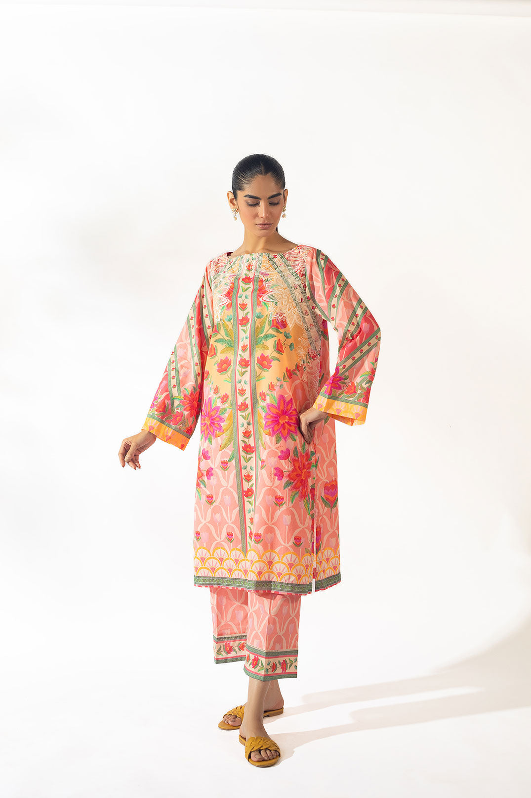 Ss24Dc-2350 Pink Lawn 2Pcs Printed Kurta With Trouser